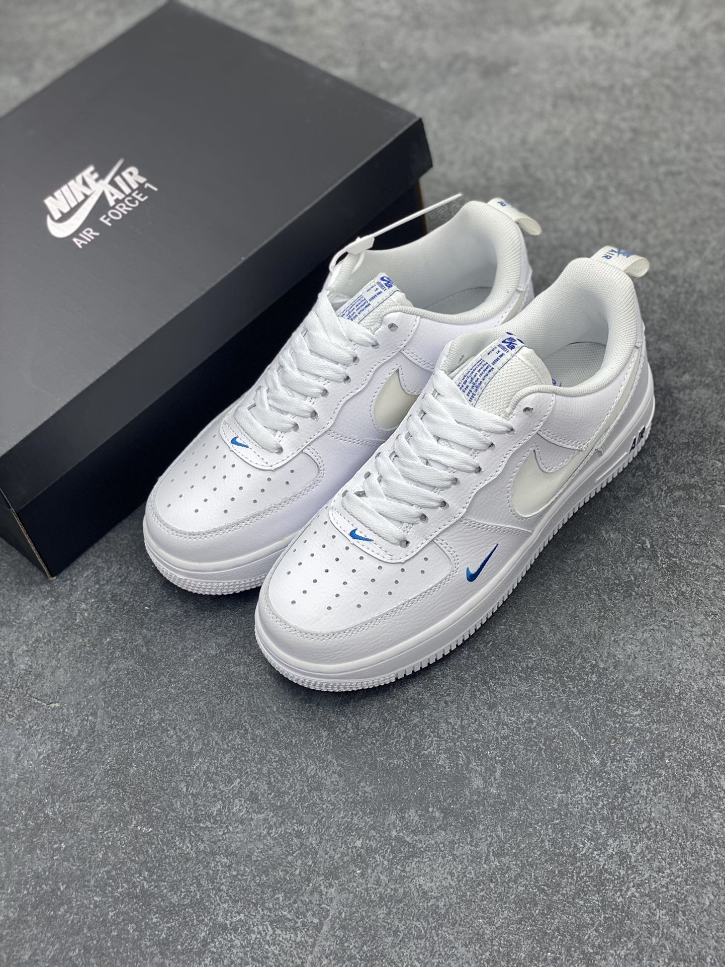 图片[8]-福利特价 Nike Air Force 1 \’07 Low 3M反光小勾 空军一号低帮运动休闲板鞋 原楦头原纸板 打造纯正空军版型 专注外贸渠道 全掌内置蜂窝气垫 原盒配件 原厂中底钢印、拉帮完美 货号：FB8971-100 尺码：36 36.5 37.5 38 38.5 39 40 40.5 41 42 42.5 43 44 44.5 45-选品中心