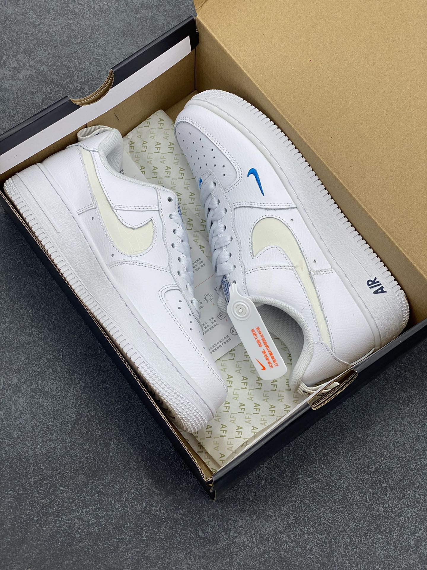 图片[9]-福利特价 Nike Air Force 1 \’07 Low 3M反光小勾 空军一号低帮运动休闲板鞋 原楦头原纸板 打造纯正空军版型 专注外贸渠道 全掌内置蜂窝气垫 原盒配件 原厂中底钢印、拉帮完美 货号：FB8971-100 尺码：36 36.5 37.5 38 38.5 39 40 40.5 41 42 42.5 43 44 44.5 45-选品中心