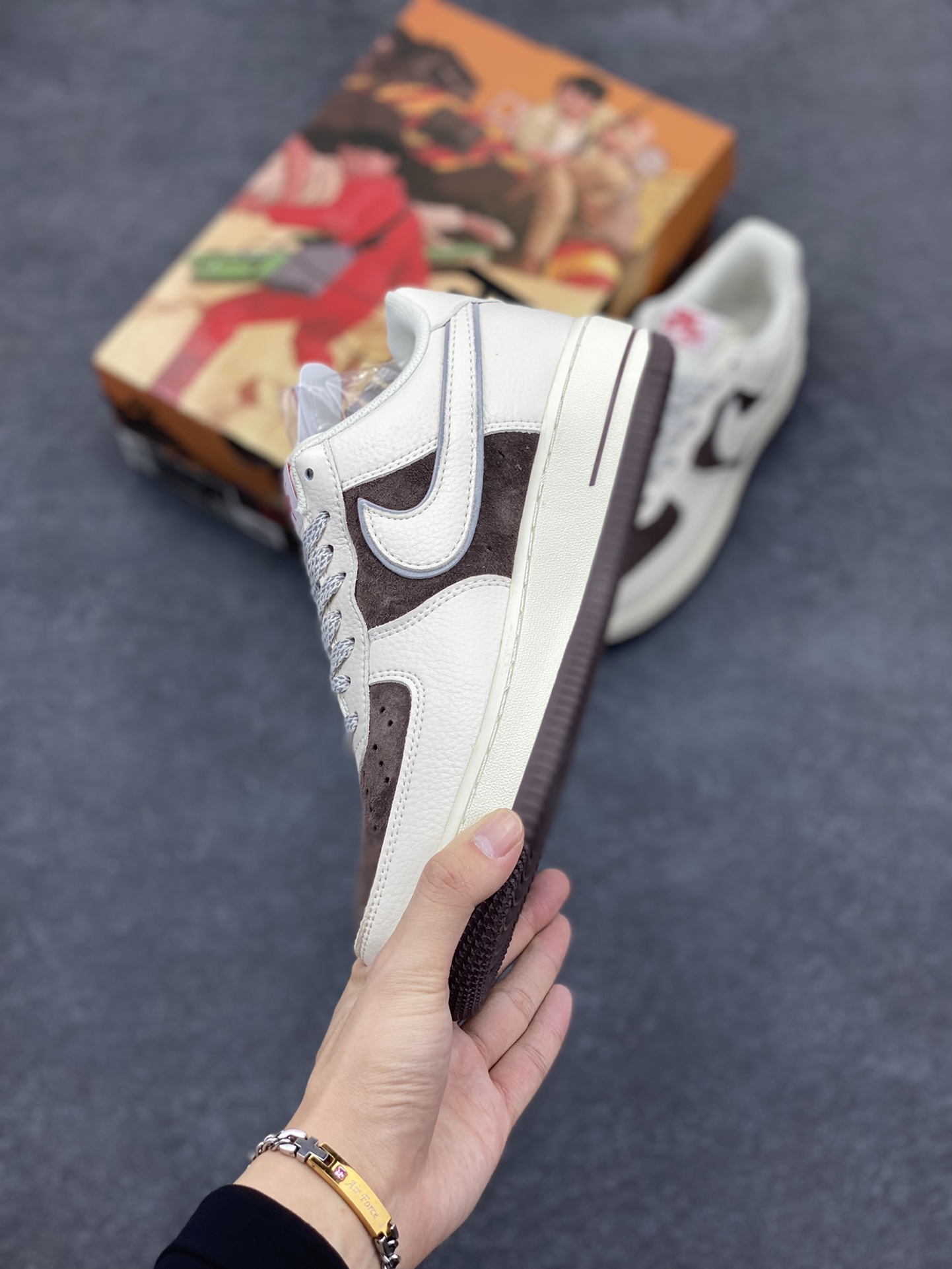 图片[3]-AKIRA×Nike Air Force 1 Low ’07 奶咖麂皮 配色 头成麂皮 满天星配色 空军一号低帮休闲板鞋 原厂麂皮 原楦原纸板 纯正版型 正品NFC感应芯片 高清洁度 内置全掌气垫 货号：DU0820-216 尺码：36 36.5 37.5 38 38.5 39 40 40.5 41 42 42.5 43 44 44.5 45-选品中心