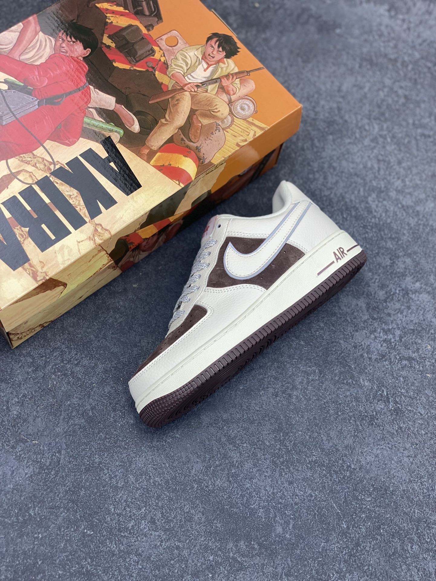图片[7]-AKIRA×Nike Air Force 1 Low ’07 奶咖麂皮 配色 头成麂皮 满天星配色 空军一号低帮休闲板鞋 原厂麂皮 原楦原纸板 纯正版型 正品NFC感应芯片 高清洁度 内置全掌气垫 货号：DU0820-216 尺码：36 36.5 37.5 38 38.5 39 40 40.5 41 42 42.5 43 44 44.5 45-选品中心