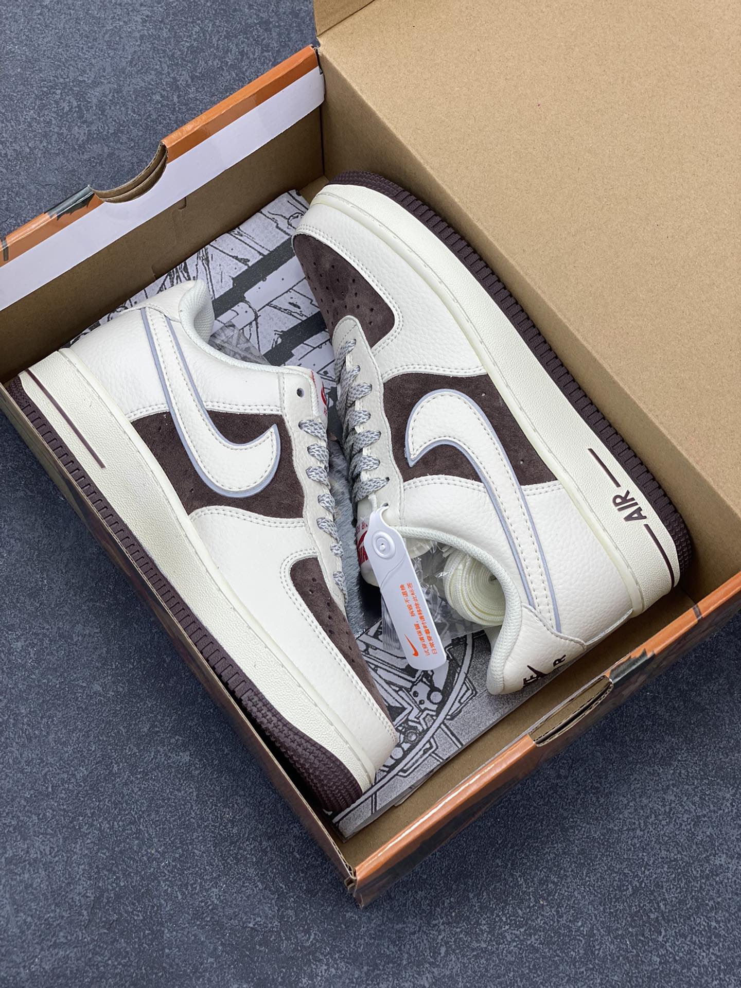 图片[9]-AKIRA×Nike Air Force 1 Low ’07 奶咖麂皮 配色 头成麂皮 满天星配色 空军一号低帮休闲板鞋 原厂麂皮 原楦原纸板 纯正版型 正品NFC感应芯片 高清洁度 内置全掌气垫 货号：DU0820-216 尺码：36 36.5 37.5 38 38.5 39 40 40.5 41 42 42.5 43 44 44.5 45-选品中心