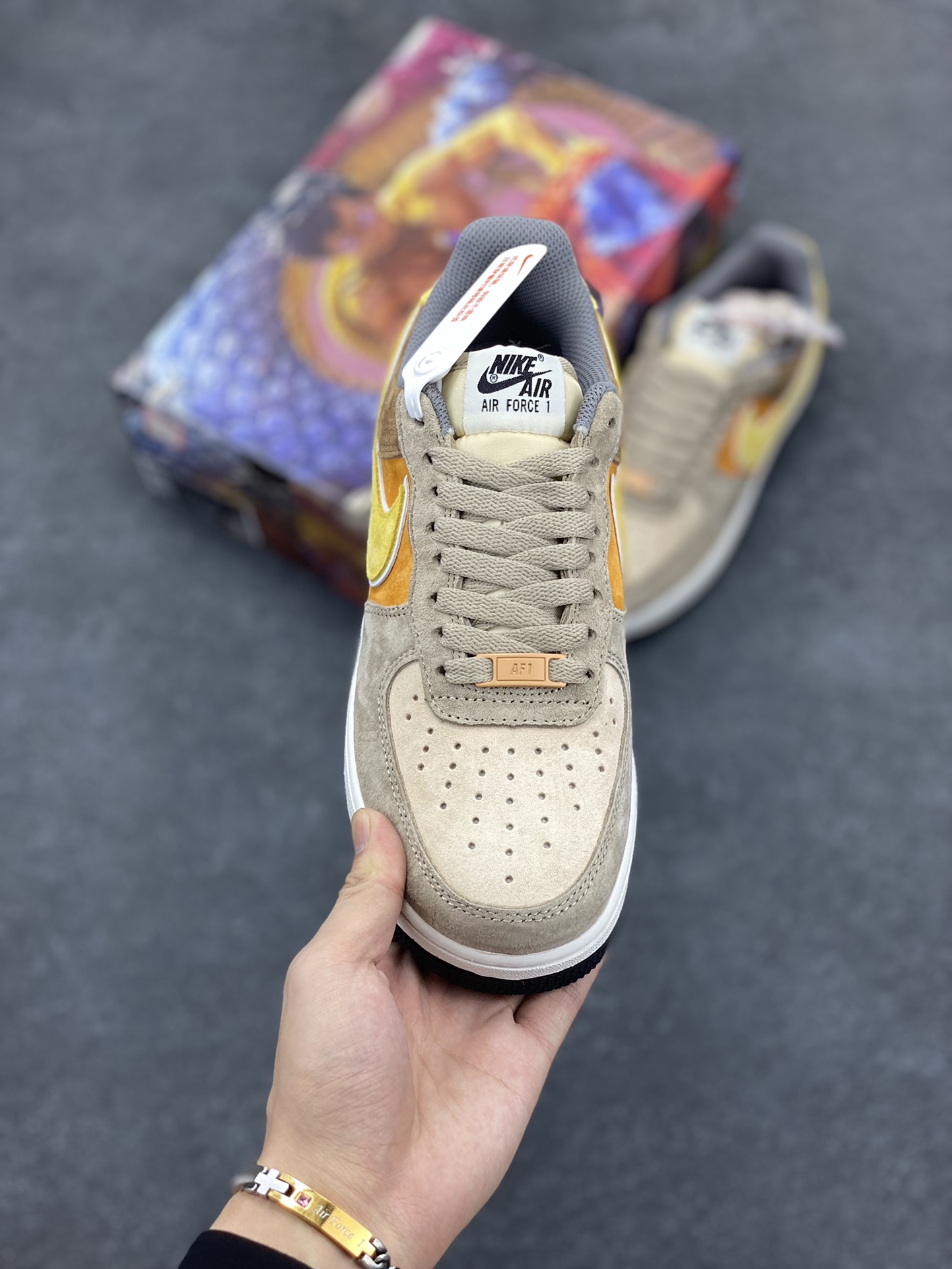 图片[2]-Nike Air Force 1 Low ’07 米黄棕 麂皮空军一号低帮休闲板鞋 原厂麂皮 原楦原纸板 纯正版型 正品NFC感应芯片 高清洁度 内置全掌气垫 货号：LF8989-555 尺码：36 36.5 37.5 38 38.5 39 40 40.5 41 42 42.5 43 44 44.5 45-选品中心