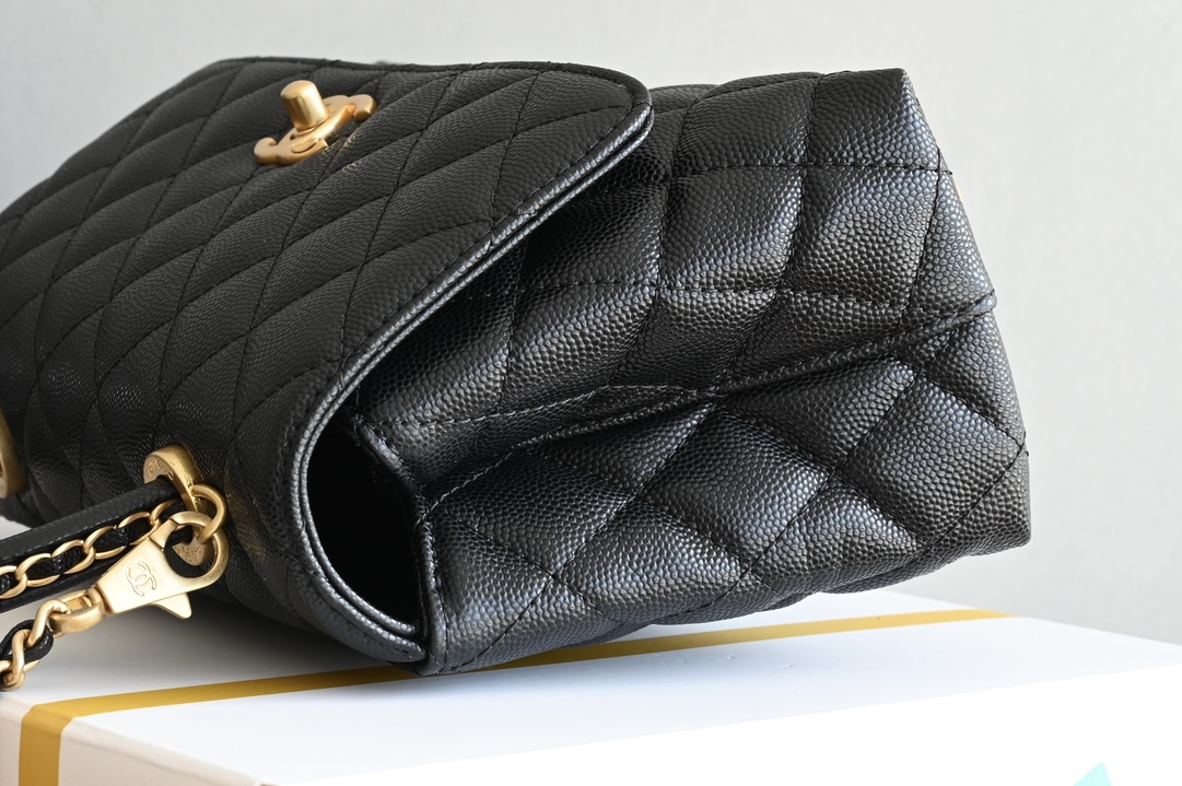 白金版▪️正品级 包装如图𝗖𝗛𝗔𝗡𝗘𝗟 全新升级版 𝗖𝗼𝗰𝗼 𝗵𝗮𝗻𝗱𝗹𝗲 黑色 小号心心念念的新版𝐜𝐨