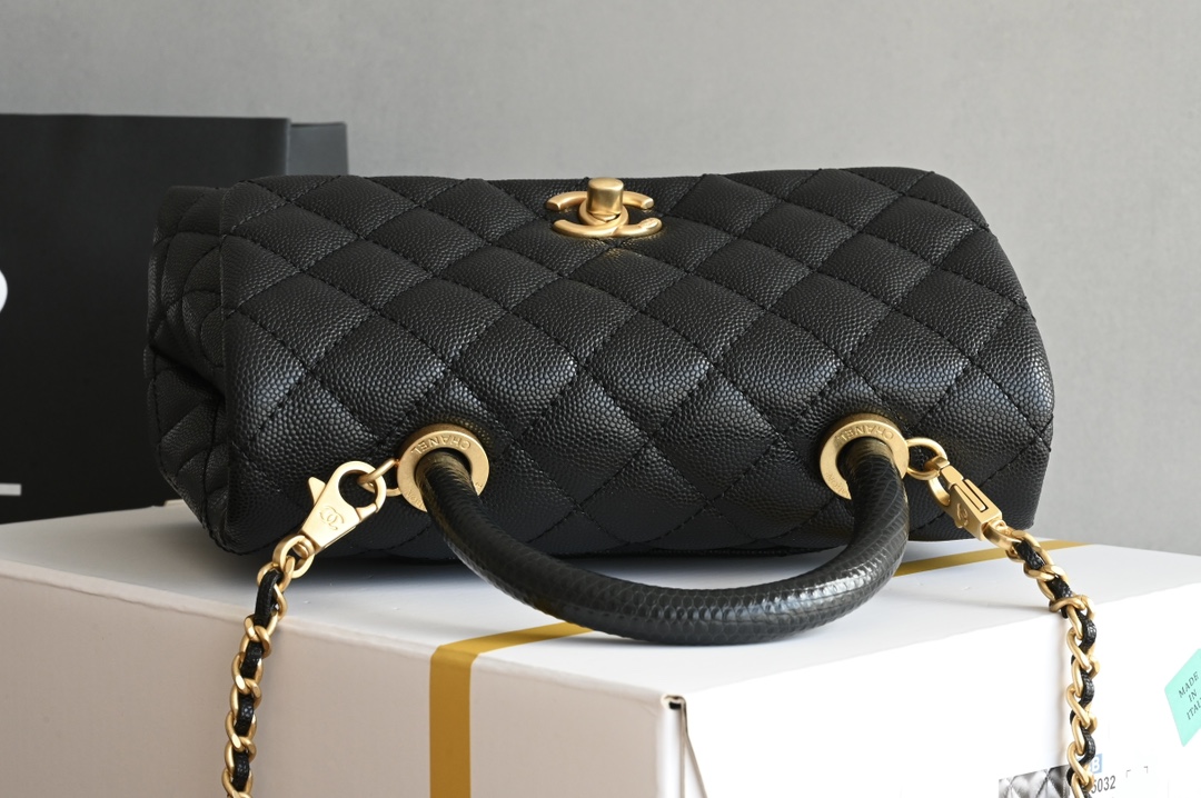 白金版▪️正品级 包装如图全新升级版 𝗖𝗵𝗮𝗻𝗲𝟭 𝗖𝗼𝗰𝗼𝗛𝗮𝗻𝗱𝗹𝗲小号 黑/黑蜥蜴皮手腕 鎏金/无