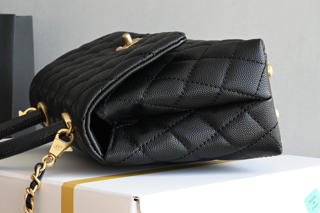 白金版▪️正品级 包装如图全新升级版 𝗖𝗵𝗮𝗻𝗲𝟭 𝗖𝗼𝗰𝗼𝗛𝗮𝗻𝗱𝗹𝗲小号 黑/黑蜥蜴皮手腕 鎏金/无