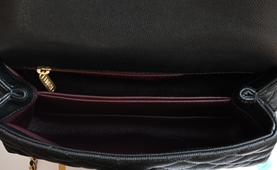 白金版▪️正品级 包装如图全新升级版 𝗖𝗵𝗮𝗻𝗲𝟭 𝗖𝗼𝗰𝗼𝗛𝗮𝗻𝗱𝗹𝗲小号 黑/红蜥蜴皮手腕 浅金，无