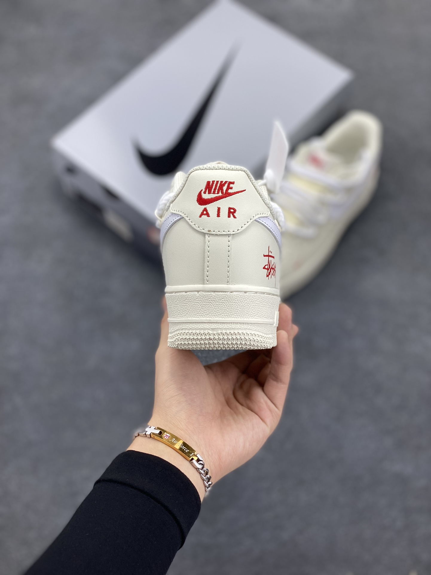 图片[4]-Stussy×Nike Air Force 1 Low’07 斯图西联名 空军一号低帮休闲板鞋 定制皮料 定制鞋盒 配件齐全 原楦原纸板 纯正空军版型 内置全掌气垫 货号：ZH0316-047 尺码：36 36.5 37.5 38 38.5 39 40 40.5 41 42 42.5 43 44 44.5 45-选品中心