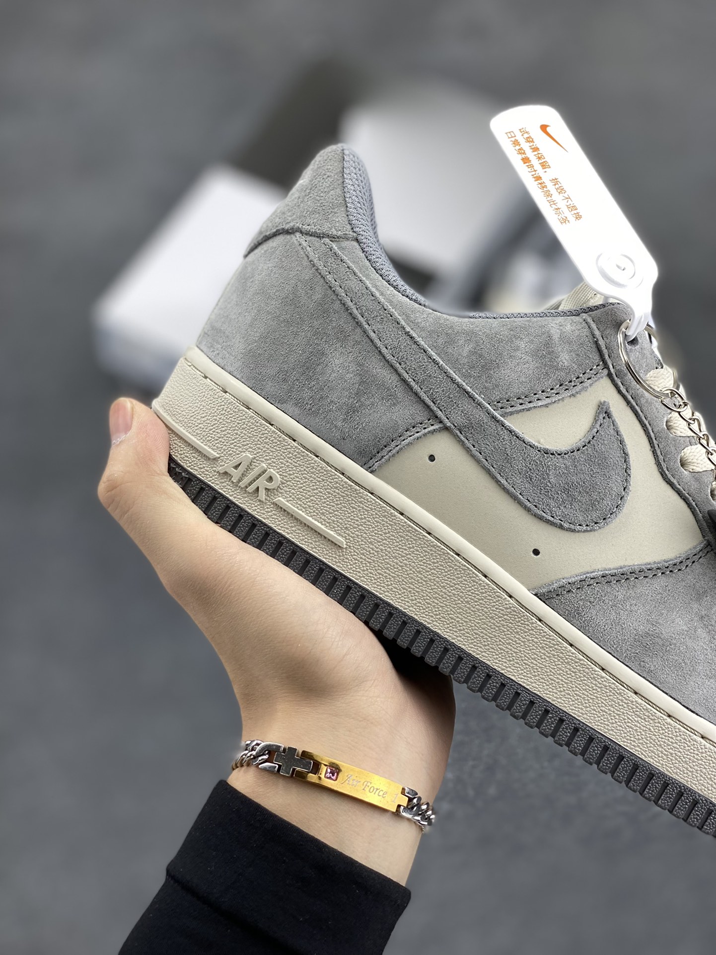 图片[6]-Nike Air Force 1\’07 Low “Panther”漫威系列 “黑豹主题”灰白拼接 空军一号低帮休闲板鞋 原厂麂皮 原楦原纸板 纯正版型 高清洁度 内置全掌气垫 货号：CW2288-866 尺码：36 36.5 37.5 38 38.5 39 40 40.5 41 42 42.5 43 44 44.5 45-选品中心