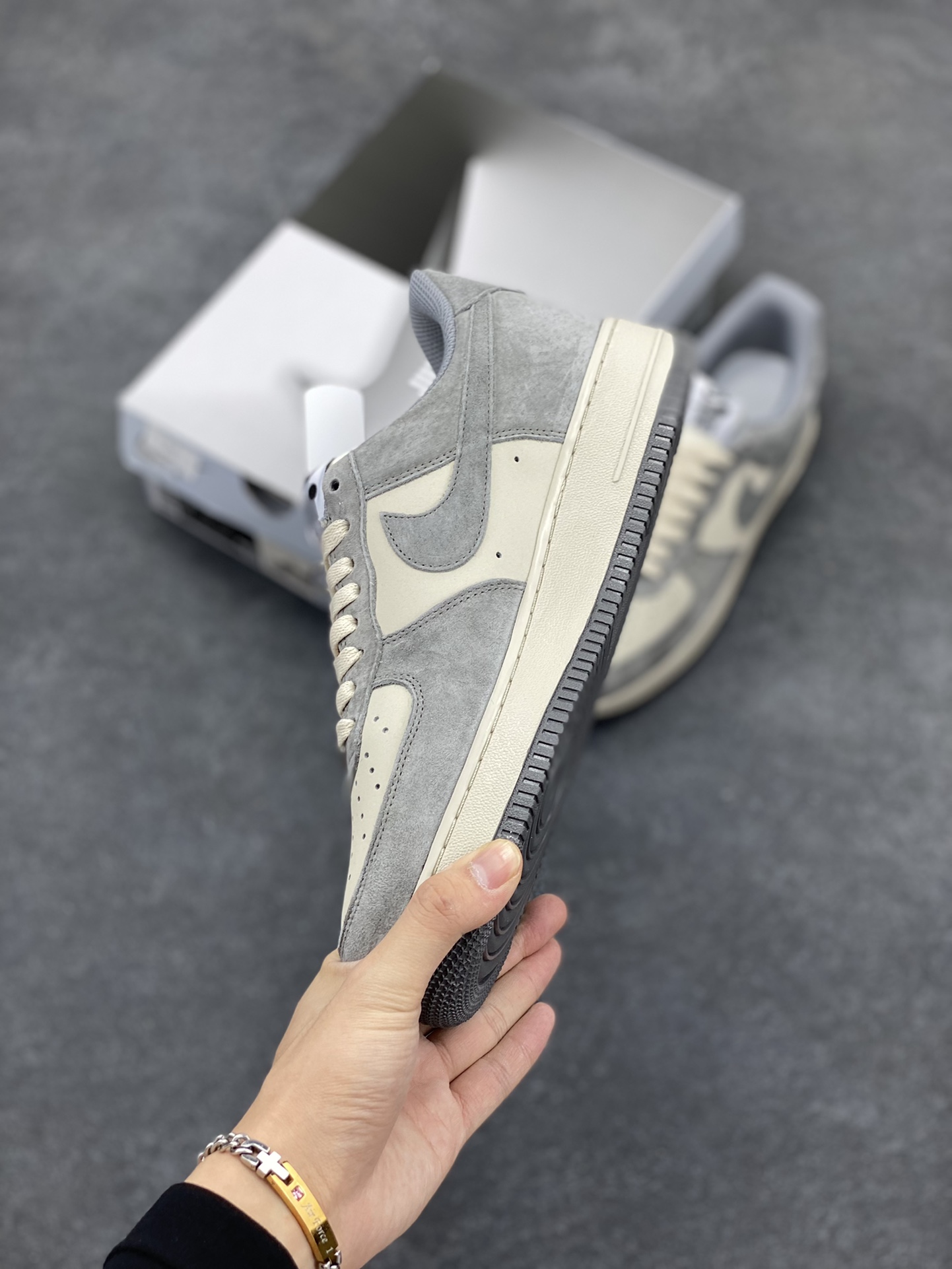 图片[3]-Nike Air Force 1\’07 Low “Panther”漫威系列 “黑豹主题”灰白拼接 空军一号低帮休闲板鞋 原厂麂皮 原楦原纸板 纯正版型 高清洁度 内置全掌气垫 货号：CW2288-866 尺码：36 36.5 37.5 38 38.5 39 40 40.5 41 42 42.5 43 44 44.5 45-选品中心