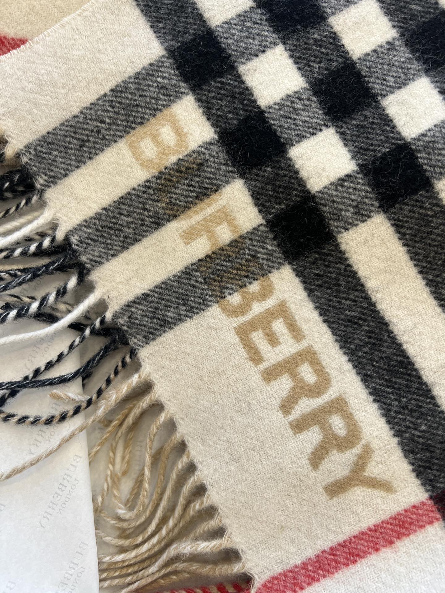 [Burberry Scarves]The most scarce top cashmere texture