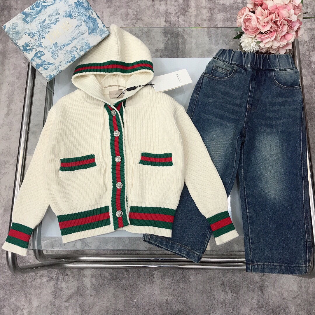 “Gucci Custom Red and Green Band Collage Design High-Density Cotton T-Shirt” - 图片 2