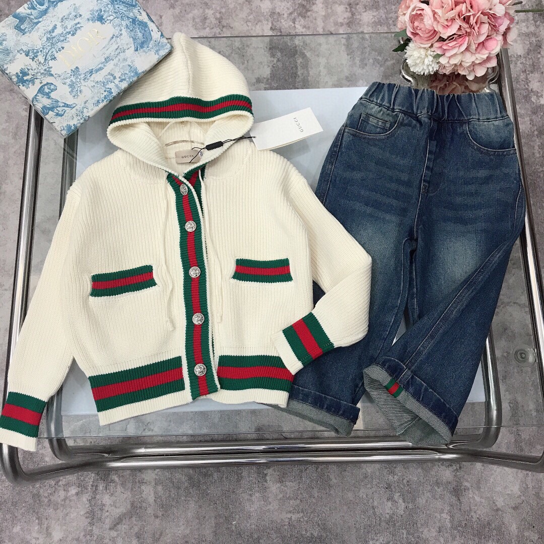 “Gucci Custom Red and Green Band Collage Design High-Density Cotton T-Shirt” - 图片 3