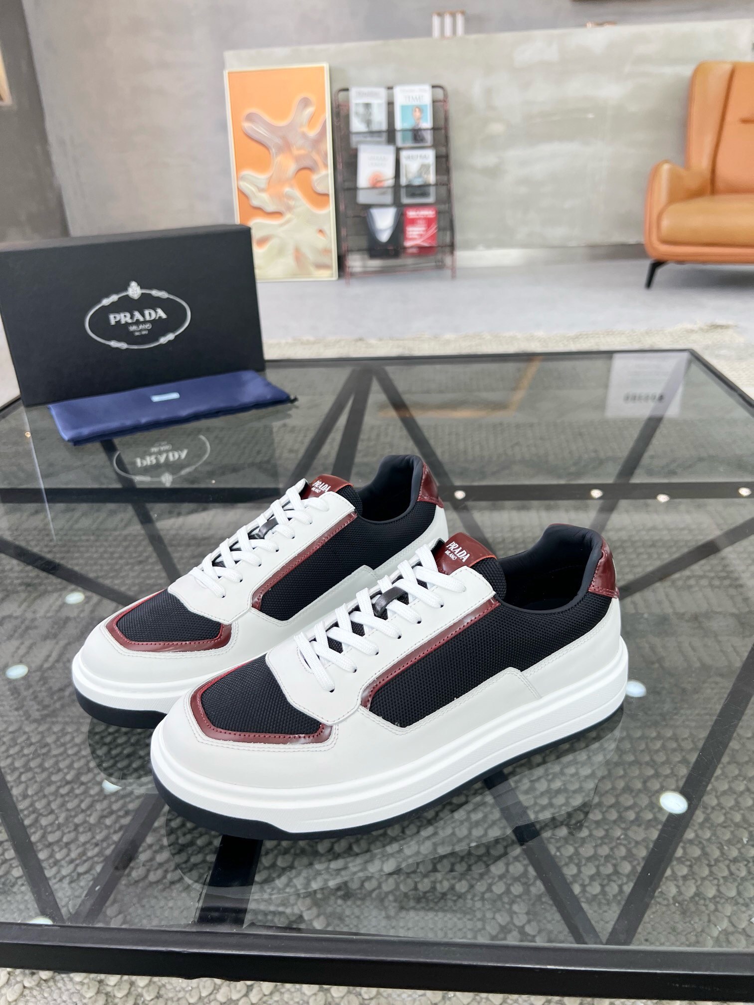 NO:603929,Brand PRADA color original color matching code number 38-44 customized 45 price material Prada new product original single low-top casual slip-on shoes!  The upper is made of original soft cowhide with Prada logo cowhide lining. The cowhide foot pads are original molded outsoles. High quality is worth owning. Prada, prada, prada, cowhide19860909品牌PRADA 颜色原版配色 码数38-44定做45 价格 材质普拉达新品原单货低帮 休闲套脚鞋！鞋面采用原版柔软牛皮 搭配普拉达标识牛皮内里 牛皮垫脚原版开模大底、高品质值得拥有,普拉达,prada,prada,cowhide,Men's shoes