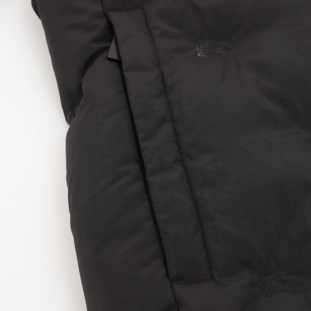 Burberry/巴宝莉 满印战马骑士刺绣羽绒服外套 5
