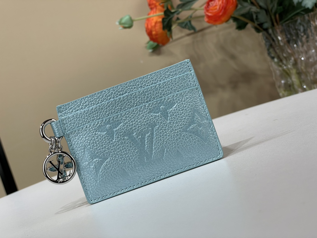 Louis Vuitton Piccolo portafoglio Blu Azzurro LV Circle M12178 1 Louis Vuitton Piccolo portafoglio Blu Azzurro LV Circle M12178