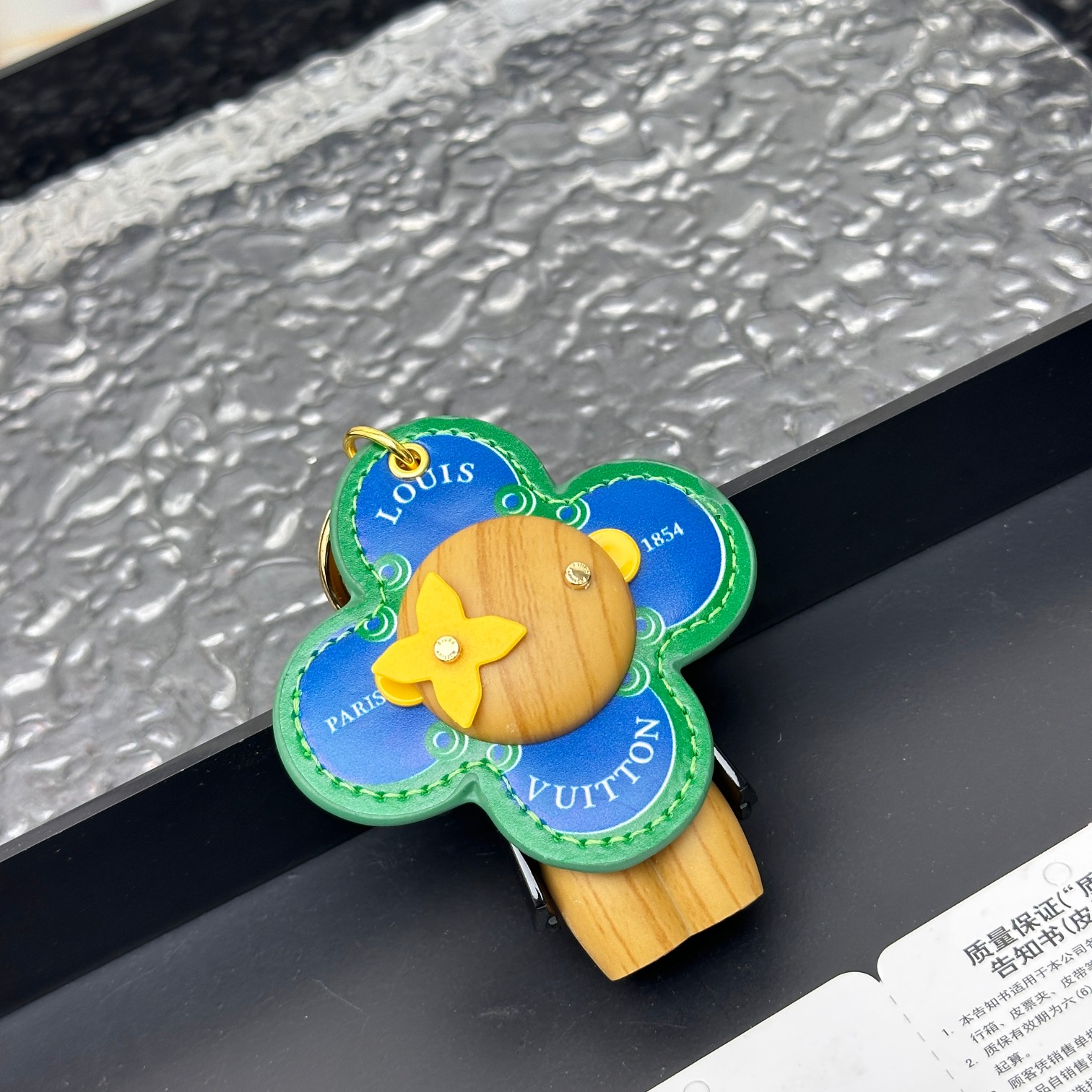 24款夏季新款时尚本 中古 限定娃娃 包包挂件 三色 欢迎新老客户定购 挂件可自行装香片 6