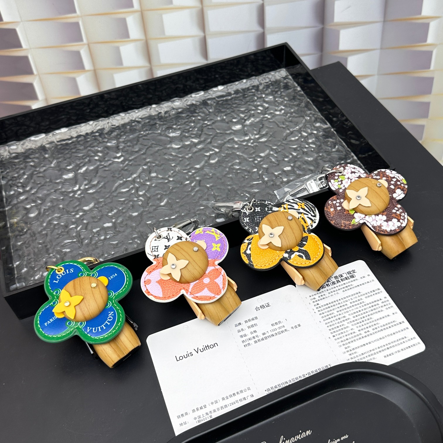 24款夏季新款时尚本 中古 限定娃娃 包包挂件 三色 欢迎新老客户定购 挂件可自行装香片 9