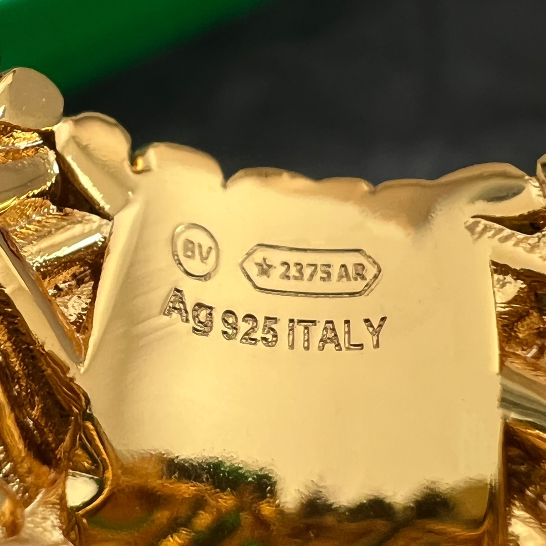 New Bottega Veneta BV Ring: Metal Quality and Design Detail Make It a Hit - 图片 9