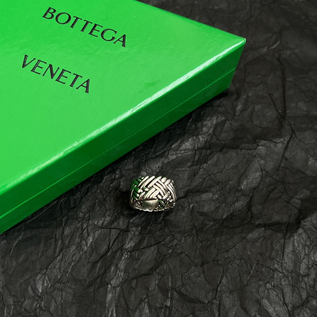 “Bottega Veneta’s Stunning BV Ring: Metal Quality and Design Set to Impress” - 图片 7