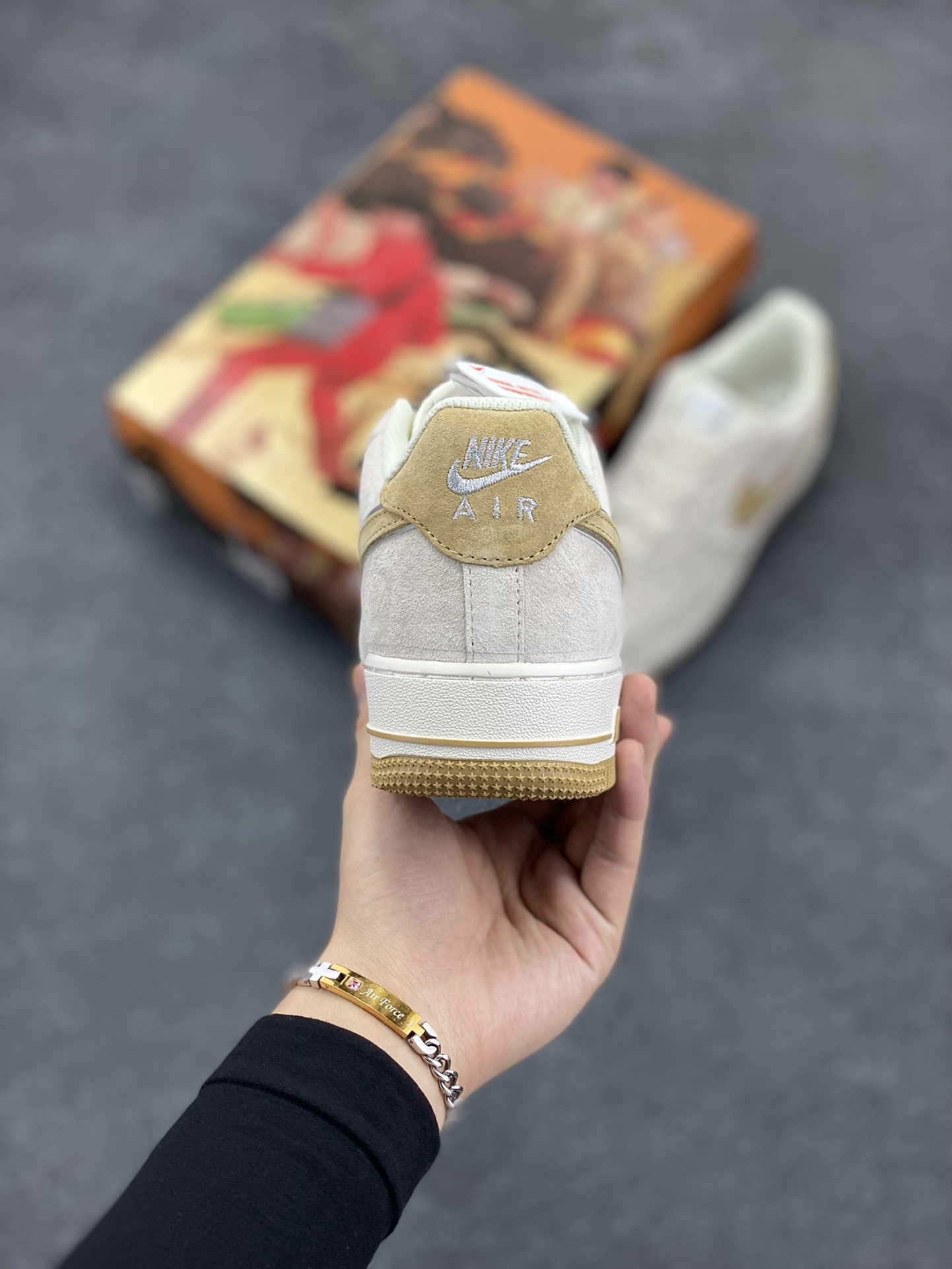 图片[4]-AKIRA×Nike Air Force 1 Low ’07 莫兰迪黄配色 头成麂皮 满天星配色 空军一号低帮休闲板鞋 原厂麂皮 原楦原纸板 纯正版型 正品NFC感应芯片 高清洁度 内置全掌气垫 货号：DP3966-173 尺码：36 36.5 37.5 38 38.5 39 40 40.5 41 42 42.5 43 44 44.5 45-选品中心