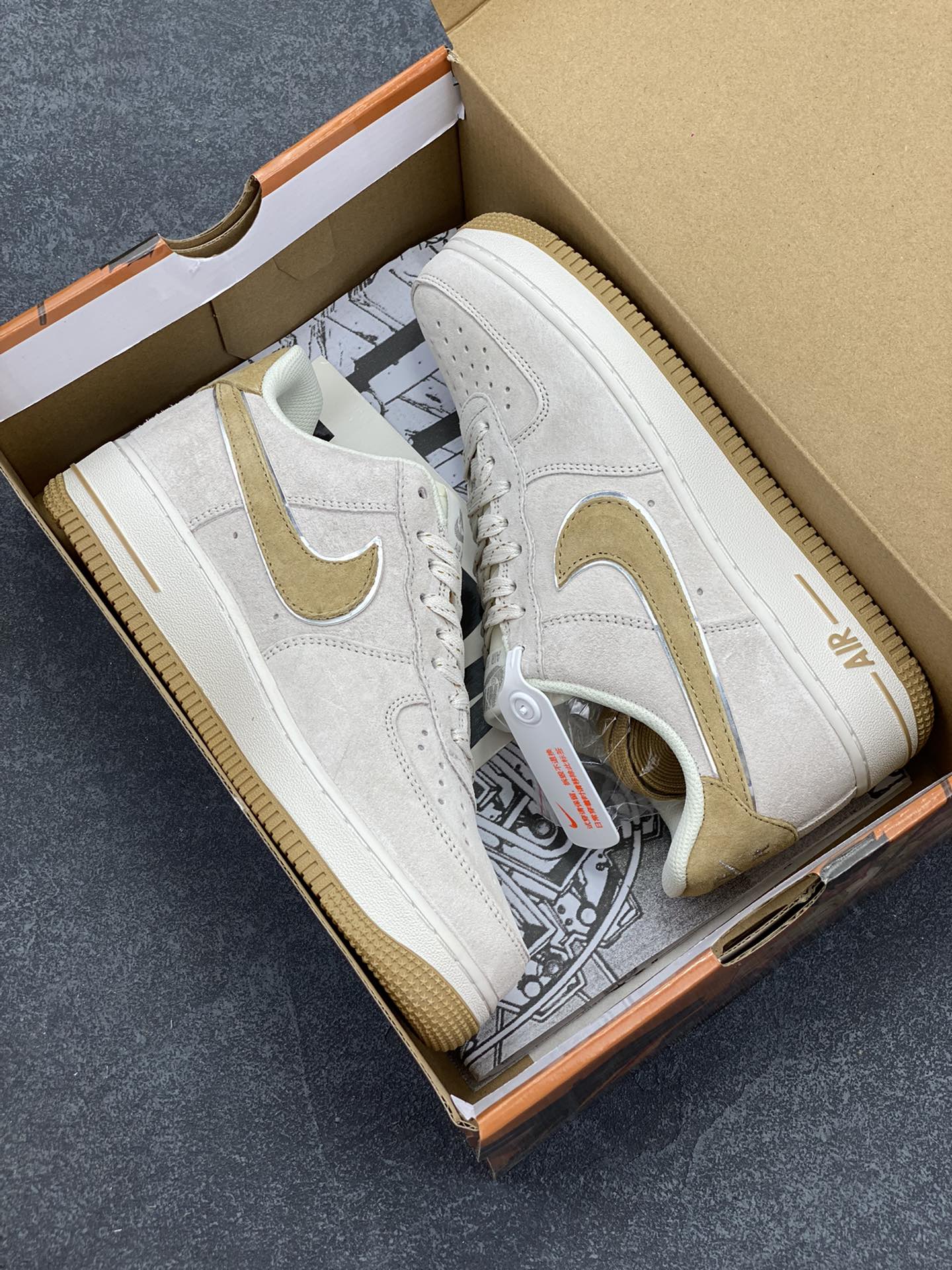 图片[9]-AKIRA×Nike Air Force 1 Low ’07 莫兰迪黄配色 头成麂皮 满天星配色 空军一号低帮休闲板鞋 原厂麂皮 原楦原纸板 纯正版型 正品NFC感应芯片 高清洁度 内置全掌气垫 货号：DP3966-173 尺码：36 36.5 37.5 38 38.5 39 40 40.5 41 42 42.5 43 44 44.5 45-选品中心