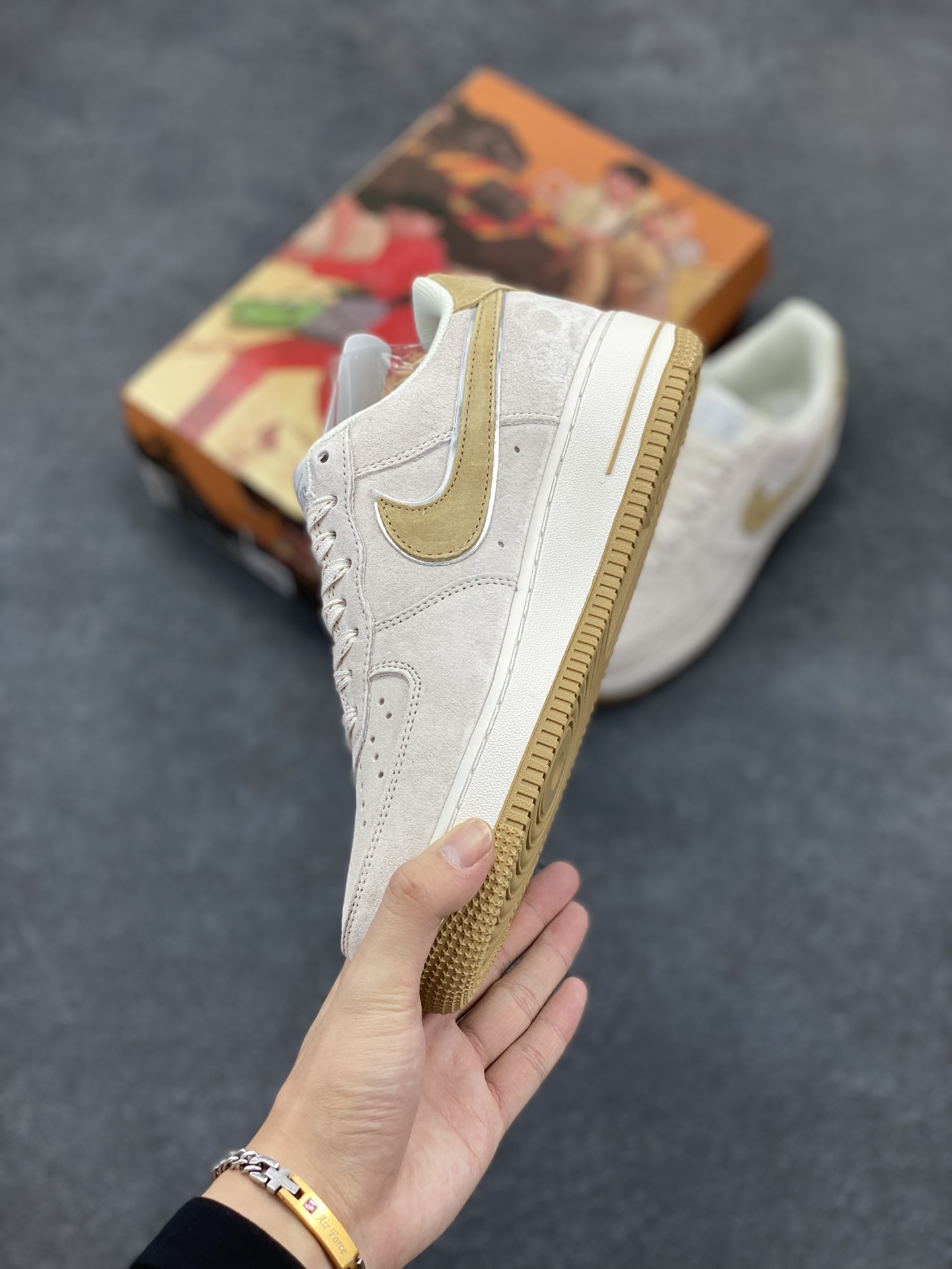 图片[3]-AKIRA×Nike Air Force 1 Low ’07 莫兰迪黄配色 头成麂皮 满天星配色 空军一号低帮休闲板鞋 原厂麂皮 原楦原纸板 纯正版型 正品NFC感应芯片 高清洁度 内置全掌气垫 货号：DP3966-173 尺码：36 36.5 37.5 38 38.5 39 40 40.5 41 42 42.5 43 44 44.5 45-选品中心
