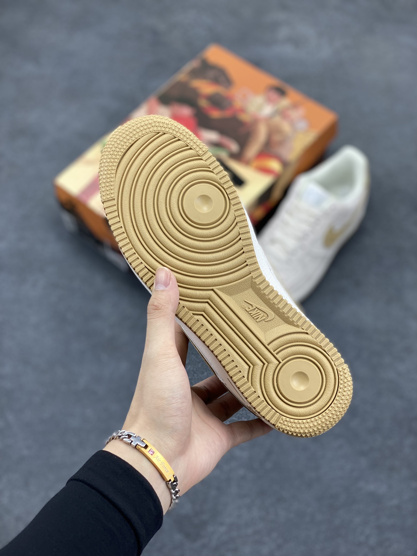 图片[5]-AKIRA×Nike Air Force 1 Low ’07 莫兰迪黄配色 头成麂皮 满天星配色 空军一号低帮休闲板鞋 原厂麂皮 原楦原纸板 纯正版型 正品NFC感应芯片 高清洁度 内置全掌气垫 货号：DP3966-173 尺码：36 36.5 37.5 38 38.5 39 40 40.5 41 42 42.5 43 44 44.5 45-选品中心