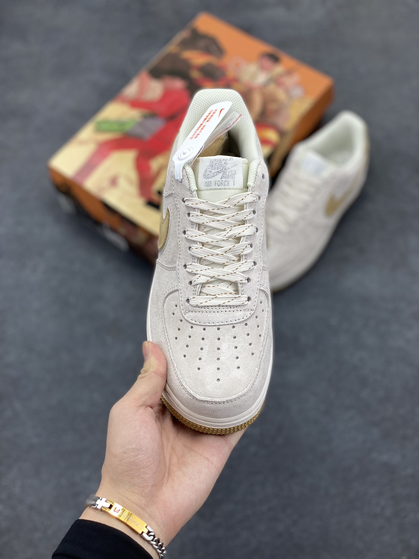 图片[2]-AKIRA×Nike Air Force 1 Low ’07 莫兰迪黄配色 头成麂皮 满天星配色 空军一号低帮休闲板鞋 原厂麂皮 原楦原纸板 纯正版型 正品NFC感应芯片 高清洁度 内置全掌气垫 货号：DP3966-173 尺码：36 36.5 37.5 38 38.5 39 40 40.5 41 42 42.5 43 44 44.5 45-选品中心