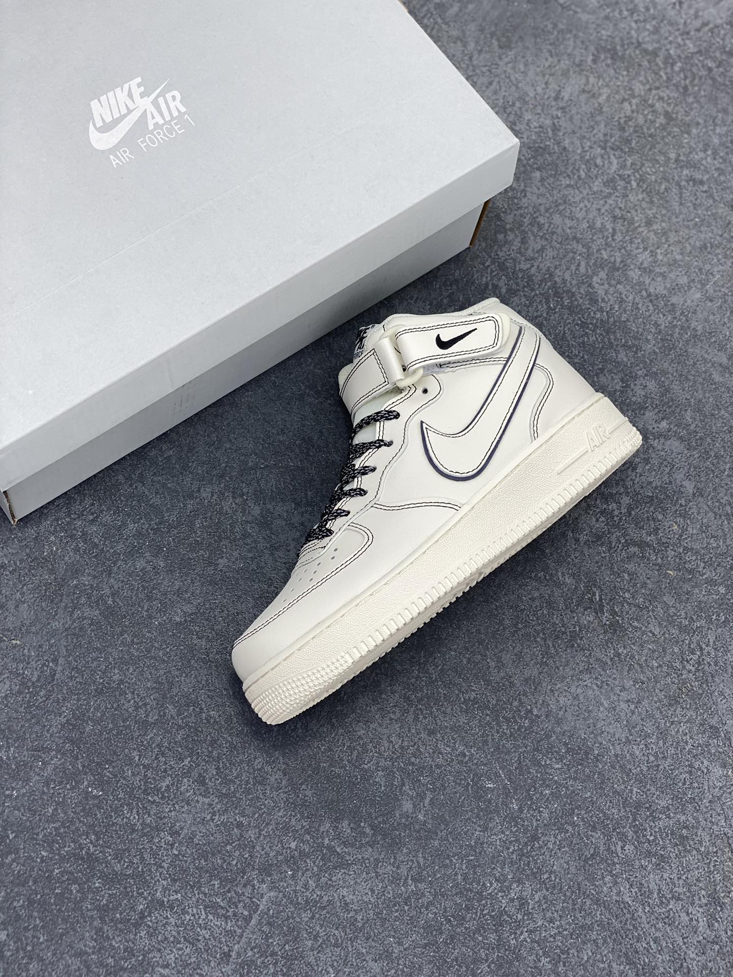 图片[7]-Nike Air Force 1 MID \’07 “兔八哥”米黑色 满天星 中帮空军一号休闲板鞋 定制皮料 3M反光 原楦原纸板 纯正版型 清洁度完美 内置全掌气垫 货号：BY6899-693 尺码：36 36.5 37.5 38 38.5 39 40 40.5 41 42 42.5 43 44 44.5 45-选品中心