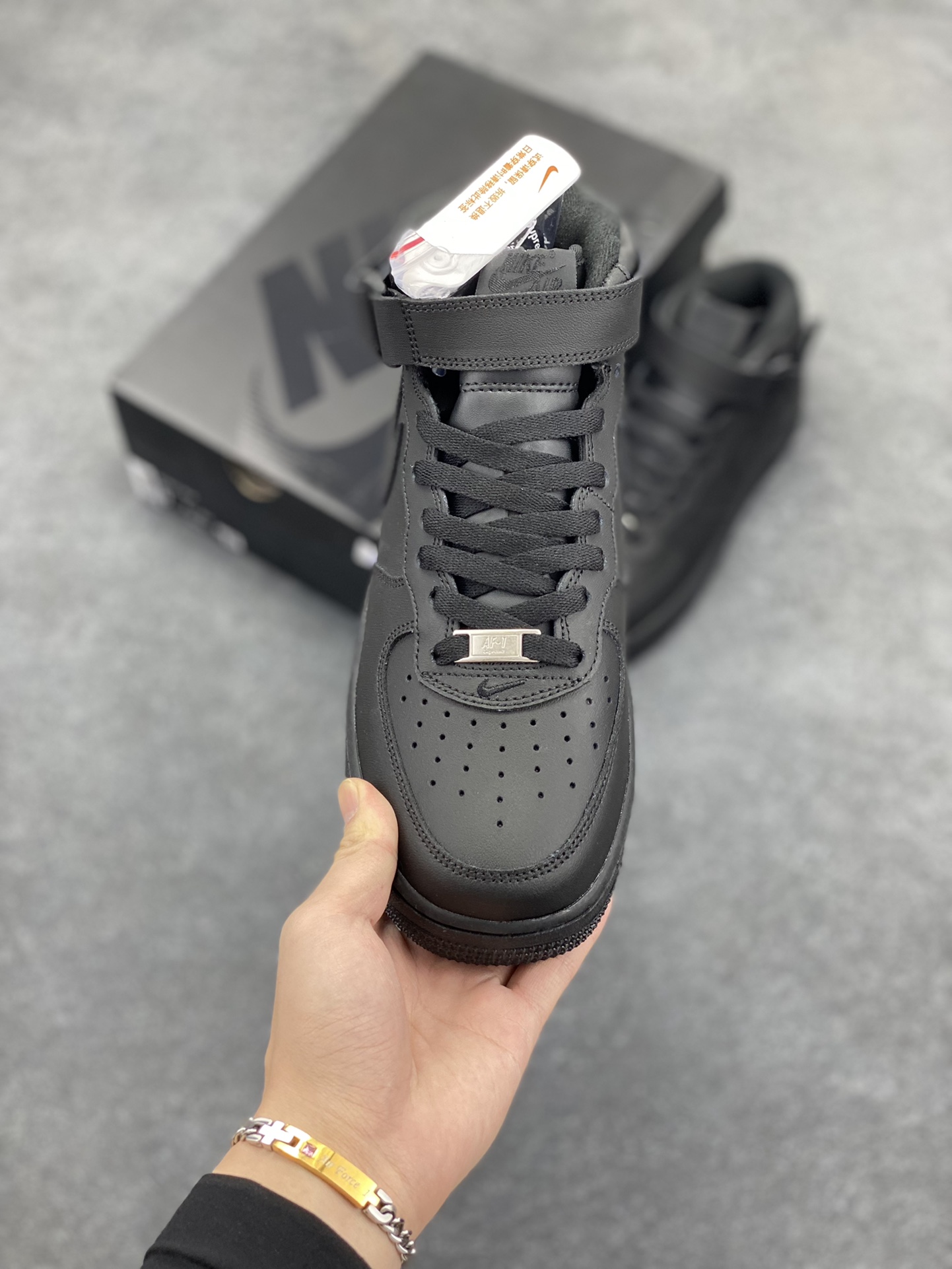图片[2]-Air Force 1 Nike Low SUPERME联名 原楦头原纸板 打造纯正空军版型 专注外贸渠道 全掌内置蜂窝气垫 #原盒配件 原厂中底钢印、拉帮完美 货号：FZ8784-001 尺码：36 36.5 37.5 38 38.5 39 40 40.5 41 42 42.5 43 44 44.5 45 46-选品中心