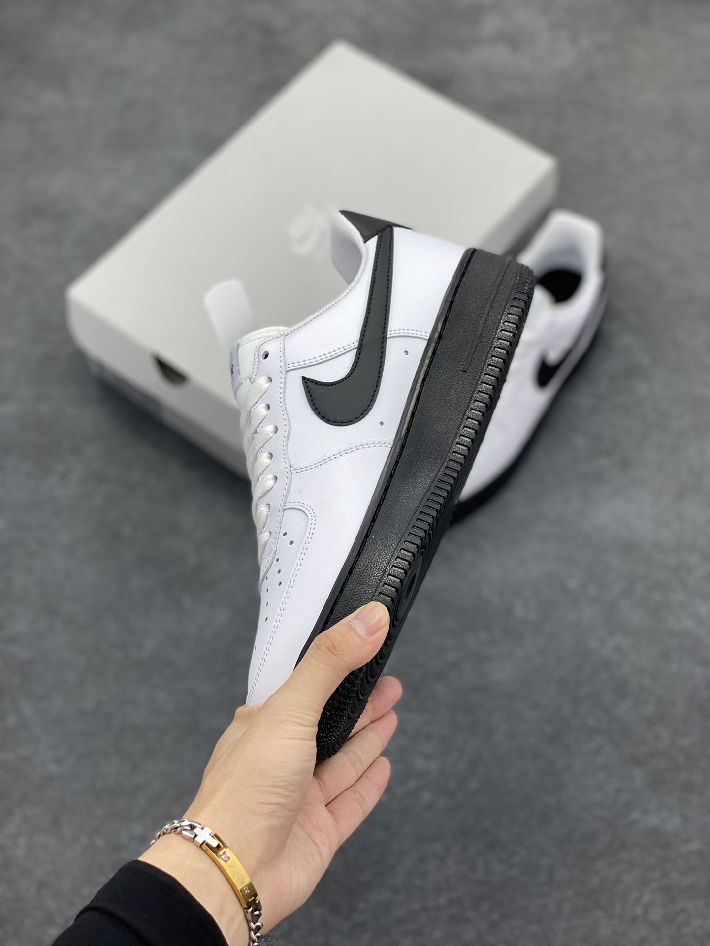 图片[3]-Air Force 1 ‘07 Low 大学白黑 原楦头原纸板 打造纯正空军版型 #专注外贸渠道 全掌内置蜂窝气垫 #原盒配件 原厂中底钢印、拉帮完美 货号：CK7663-101 尺码：36 36.5 37.5 38 38.5 39 40 40.5 41 42 42.5 43 44 44.5 45-选品中心