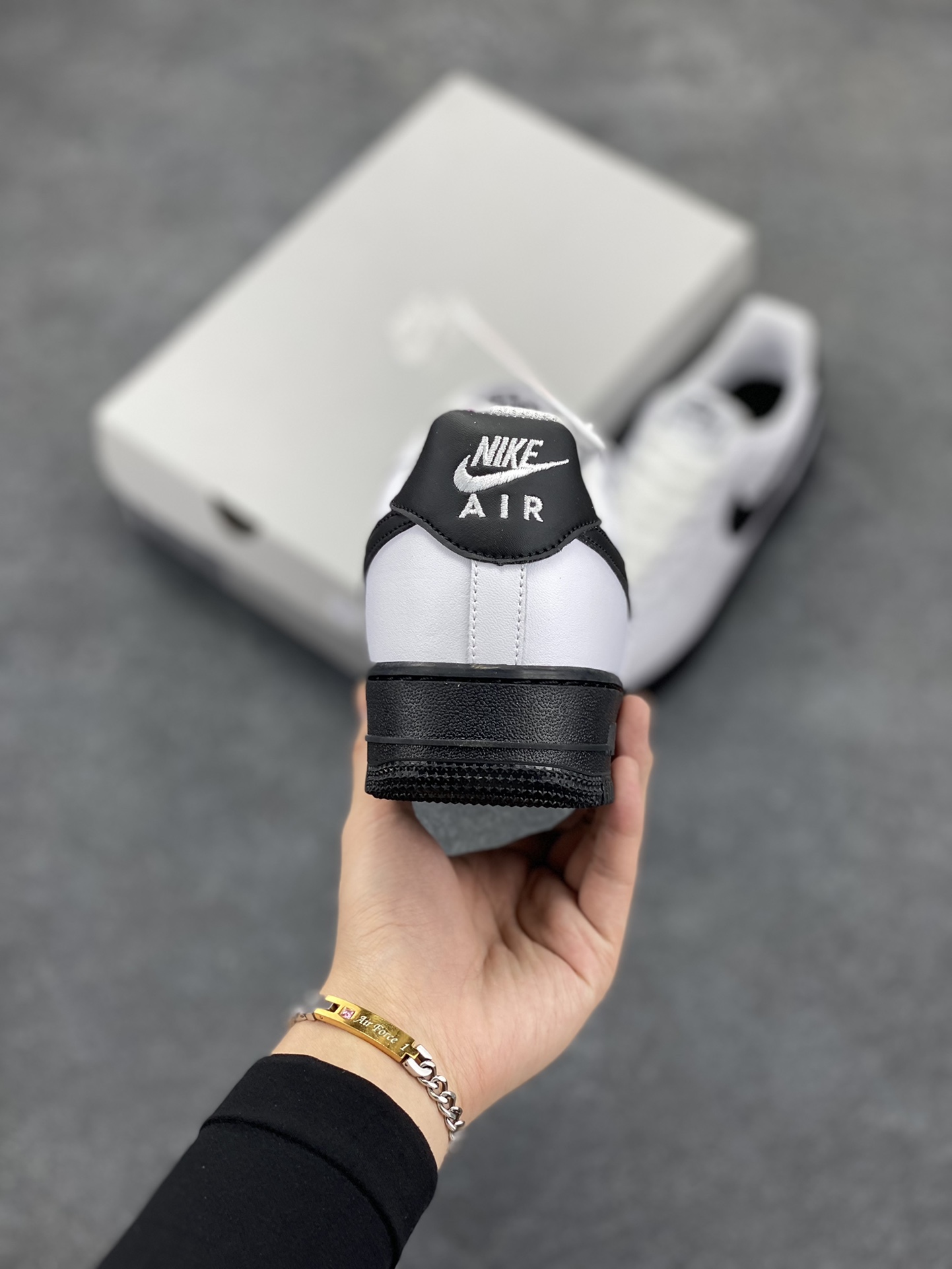 图片[4]-Air Force 1 ‘07 Low 大学白黑 原楦头原纸板 打造纯正空军版型 #专注外贸渠道 全掌内置蜂窝气垫 #原盒配件 原厂中底钢印、拉帮完美 货号：CK7663-101 尺码：36 36.5 37.5 38 38.5 39 40 40.5 41 42 42.5 43 44 44.5 45-选品中心