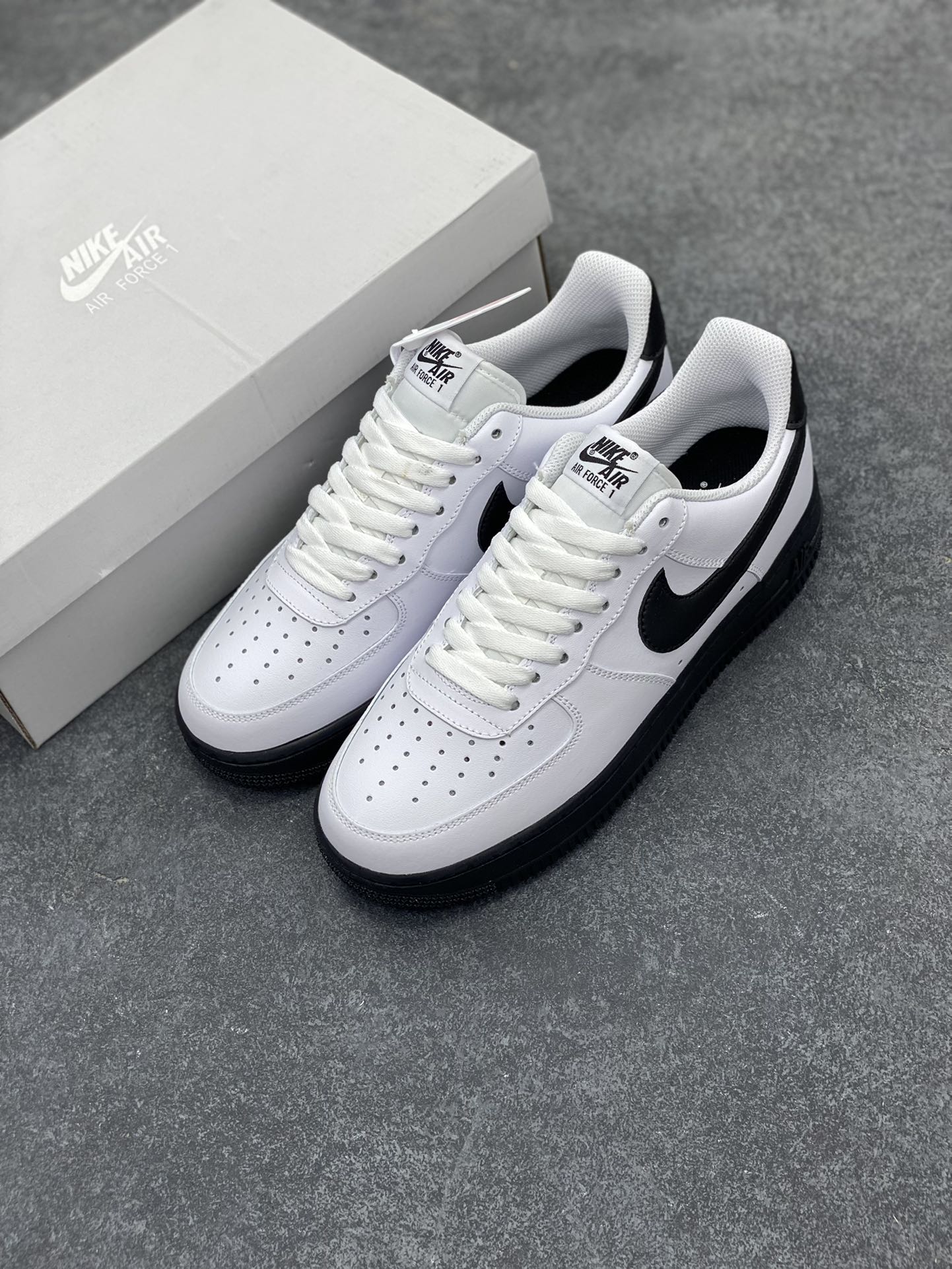 图片[8]-Air Force 1 ‘07 Low 大学白黑 原楦头原纸板 打造纯正空军版型 #专注外贸渠道 全掌内置蜂窝气垫 #原盒配件 原厂中底钢印、拉帮完美 货号：CK7663-101 尺码：36 36.5 37.5 38 38.5 39 40 40.5 41 42 42.5 43 44 44.5 45-选品中心