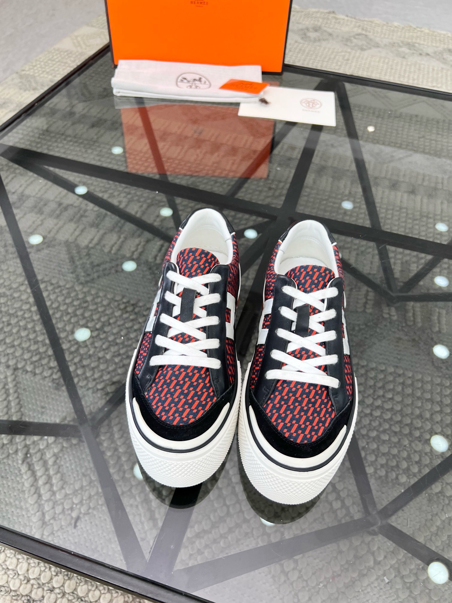 NO:217888,Brand HERMES original color matching, size 38-44 custom made 45 price, material Hermes new style, boutique, casual shoes, original upper canvas to create cowhide feet, cowhide inner style, dynamic original Hermes comfortable sole, simple and generous sports and leisure, Hermes casual shoes, hermes, hermes, cowhide19860909品牌HERMES 颜色原版配色 码数38-44定做45 价格 材质爱马仕新款 精品 休闲鞋 鞋面原版帆布打造牛皮垫脚牛皮内里版型时尚 动感十足原版 爱马仕舒适大底 简洁大方运动休闲,爱马仕 休闲鞋,hermes,hermes,cowhide,Men's shoes