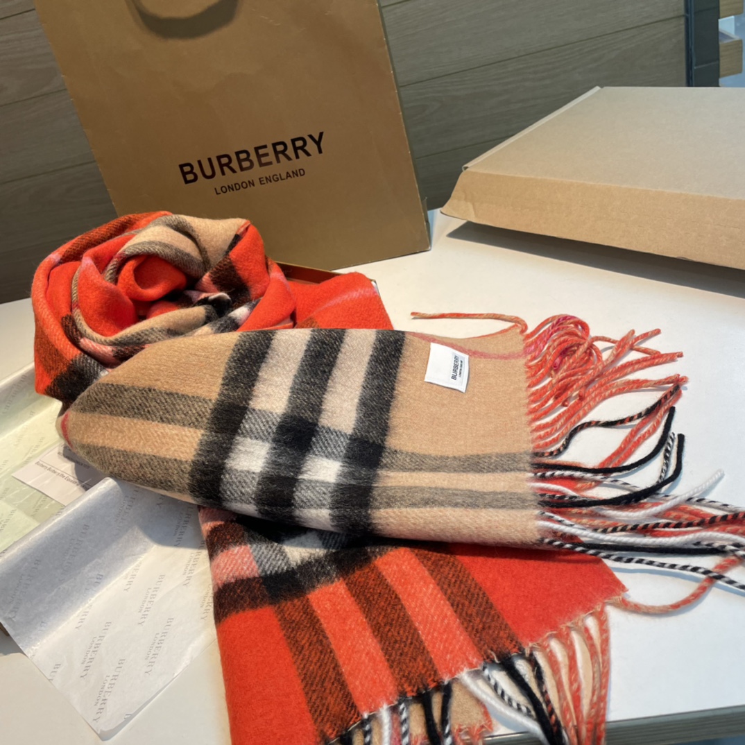 免代购Burberry重磅极品贸易公司订单货️超级流弊品质绝了被QC“潜规则”的Burberry限量披肩