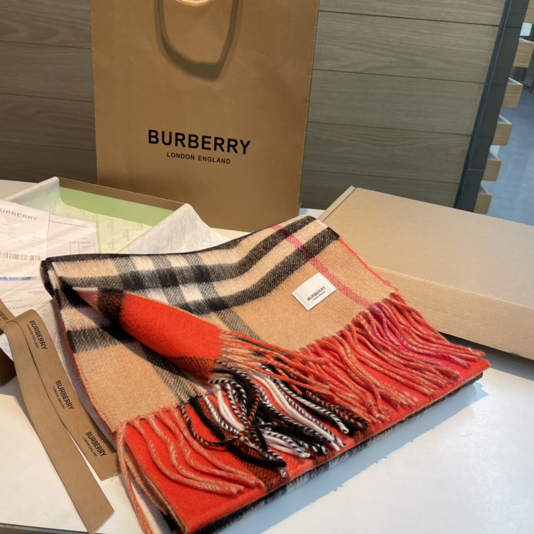 免代购Burberry重磅极品贸易公司订单货️超级流弊品质绝了被QC“潜规则”的Burberry限量披肩