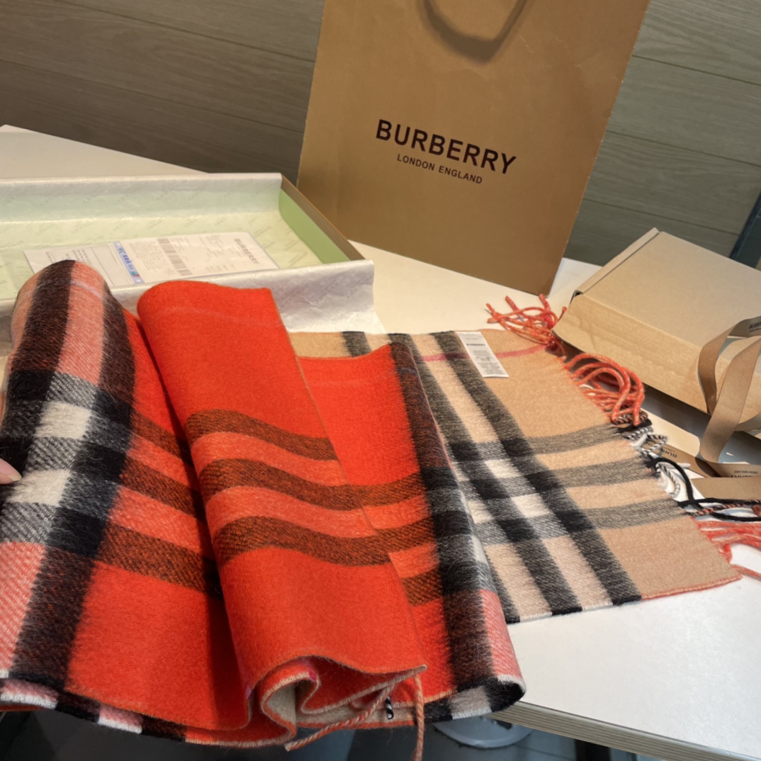 免代购Burberry重磅极品贸易公司订单货️超级流弊品质绝了被QC“潜规则”的Burberry限量披肩