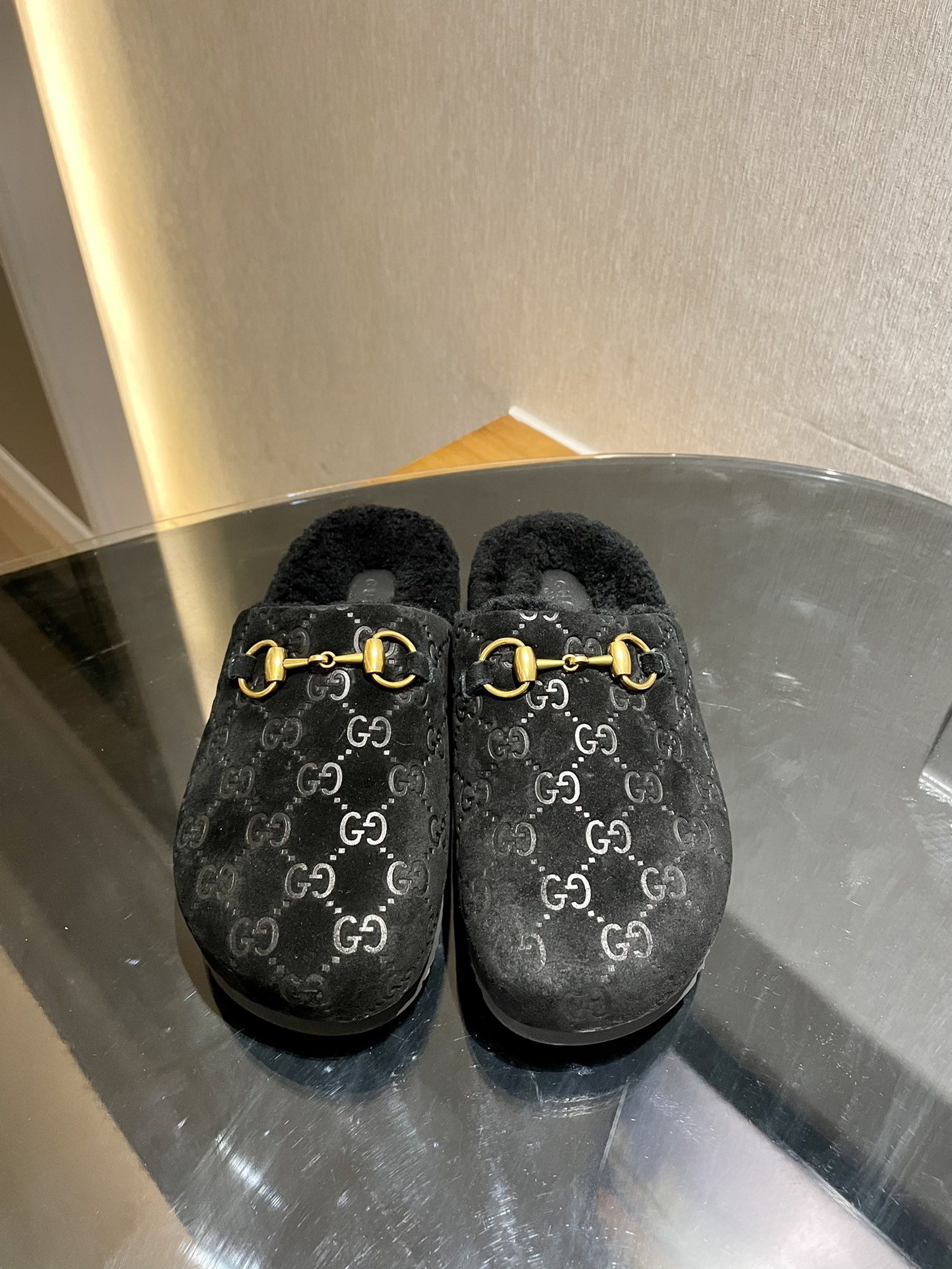 GUCCI 여성 호스빗 뮬 양모 슬리퍼 송아지 가죽/스웨이드 양가죽 안감 정품 맞춤 아웃솔
