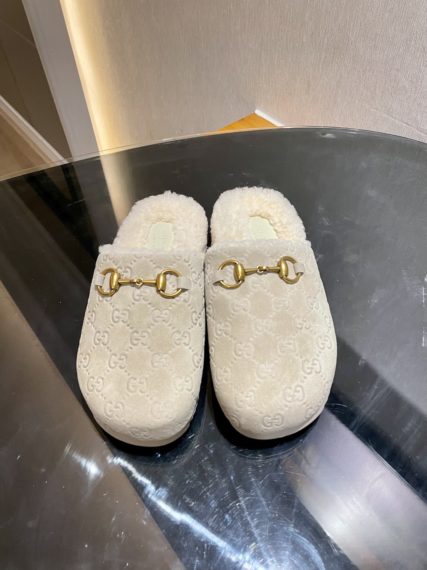 GUCCI жаночыя мюлі з конскім цвіком, воўнавыя паўтапкі, верхняя скура/замша, аўчыная падкладка, арыгінальная індывідуальная падэшва