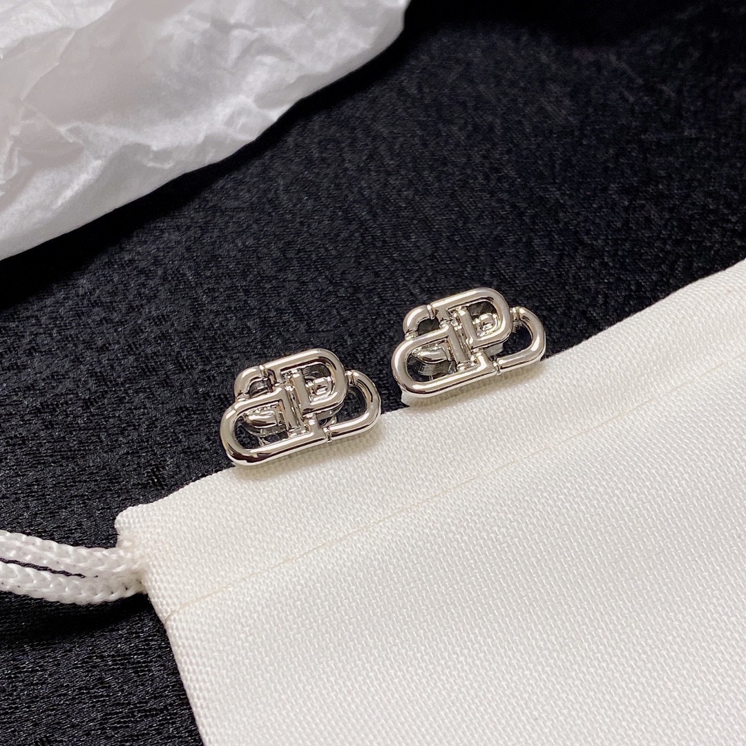Balenciaga luxury earrings 7