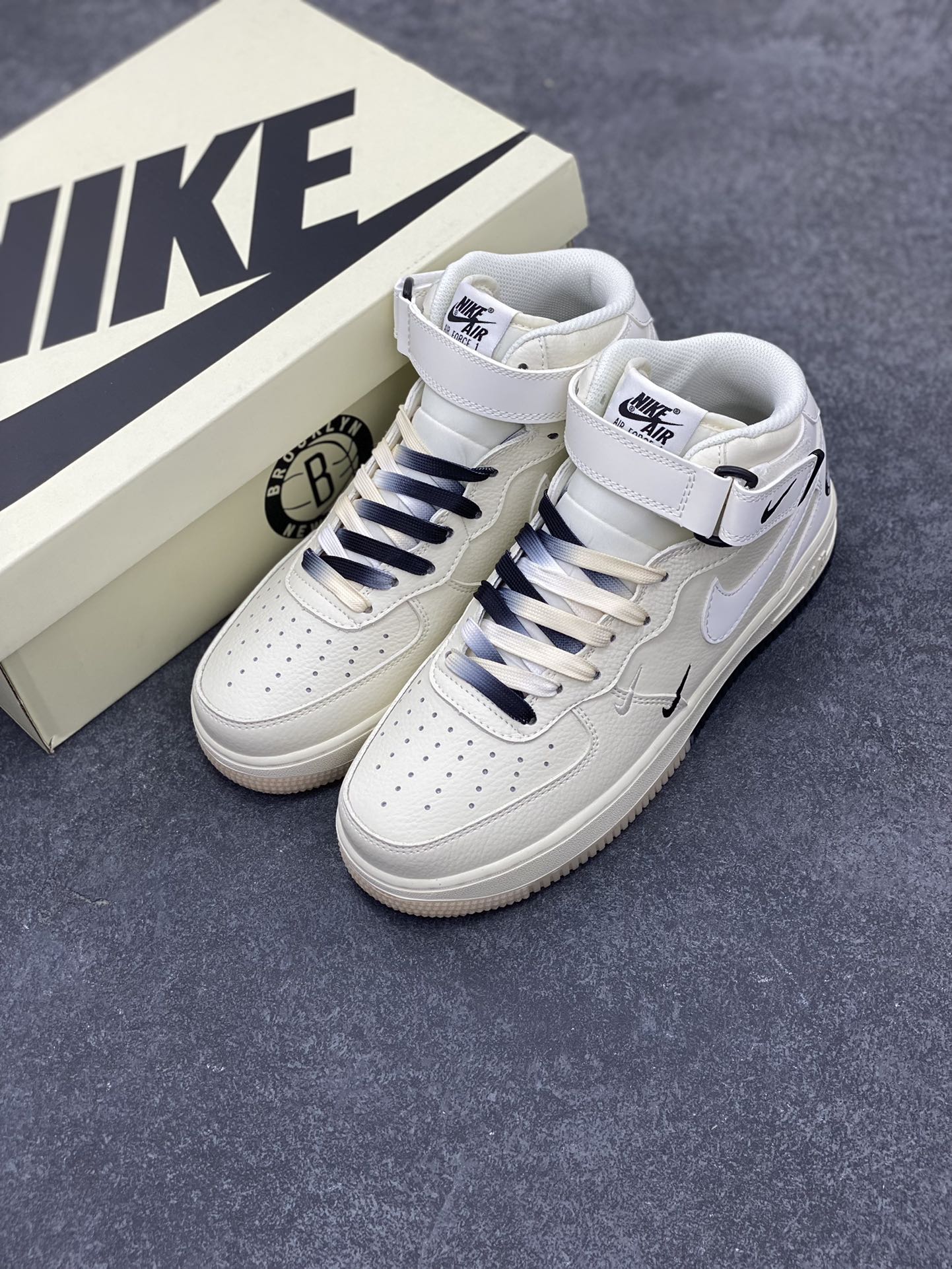 图片[8]-Nike Air Force 1 MID “米黑白”布鲁克林篮网城市限定中帮空军一号休闲板鞋 定制头成皮料 原装鞋盒 3M反光 原楦原纸板 水晶双色大底 纯正版型 内置全掌气垫 货号：NT2969-013 尺码：36 36.5 37.5 38 38.5 39 40 40.5 41 42 42.5 43 44 44.5 45-选品中心