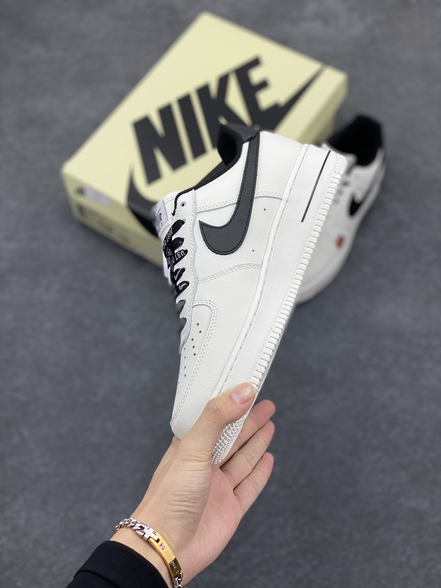 图片[3]-NIke Air Force 1 \’07 Low KENZO🌺联名 空军一号 低帮 运动鞋 休闲鞋 折边针车 工艺难度大 原楦头原纸板 原装鞋盒 定制五金配件 内置全掌气垫 原厂鞋底  货号：FC-918811 尺码：36 36.5 37.5 38 38.5 39 40 40.5 41 42 42.5 43 44 44.5 45-选品中心