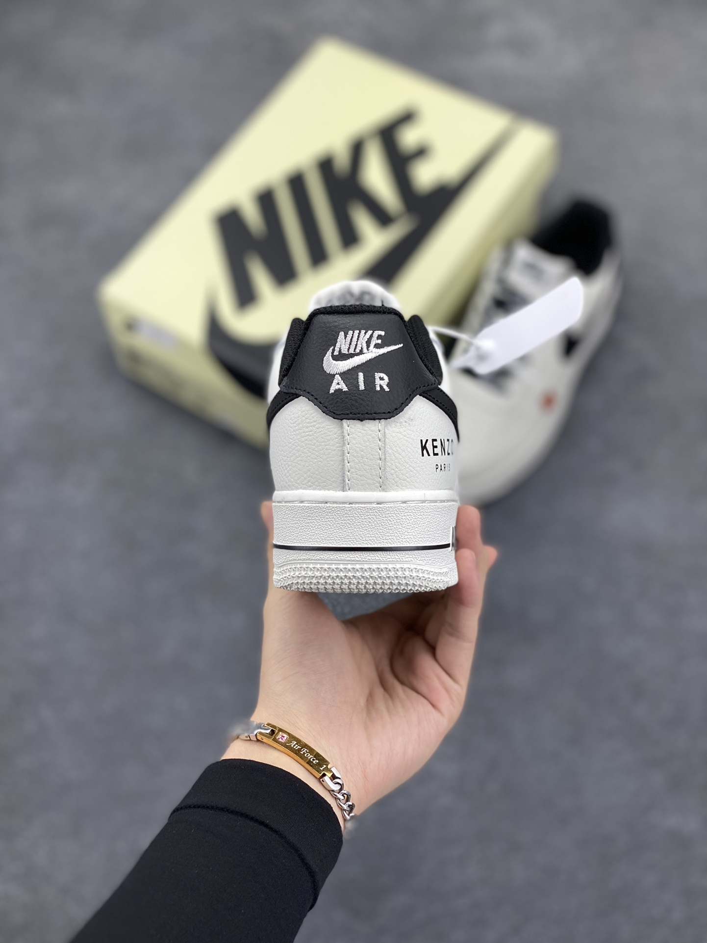 图片[4]-NIke Air Force 1 \’07 Low KENZO🌺联名 空军一号 低帮 运动鞋 休闲鞋 折边针车 工艺难度大 原楦头原纸板 原装鞋盒 定制五金配件 内置全掌气垫 原厂鞋底  货号：FC-918811 尺码：36 36.5 37.5 38 38.5 39 40 40.5 41 42 42.5 43 44 44.5 45-选品中心