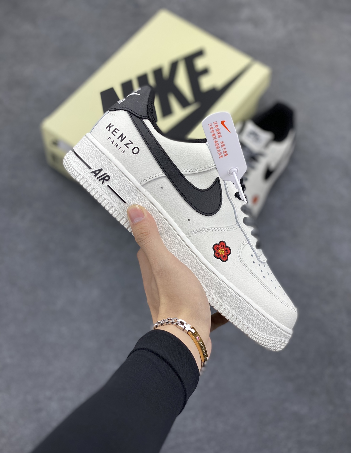 NIke Air Force 1 \’07 Low KENZO🌺联名 空军一号 低帮 运动鞋 休闲鞋 折边针车 工艺难度大 原楦头原纸板 原装鞋盒 定制五金配件 内置全掌气垫 原厂鞋底  货号:FC-918811 尺码:36 36.5 37.5 38 38.5 39 40 40.5 41 42 42.5 43 44 44.5 45-选品中心