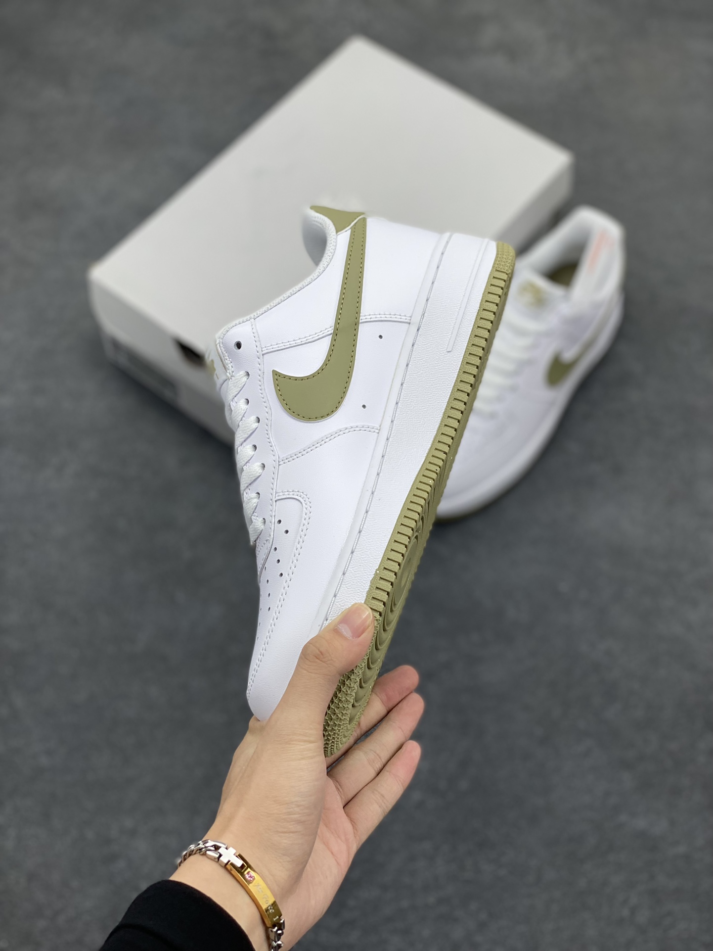 图片[3]-NK Air Force 1 空军一号 白军绿 原楦头原纸板 打造纯正空军版型#专注外贸渠道 全掌内置蜂窝气垫 #原盒配件 原厂中底钢印、拉帮完美 货号：FJ4146-110 尺码：36 36.5 37.5 38 38.5 39 40 40.5 41 42 42.5 43 44 44.5 45-选品中心