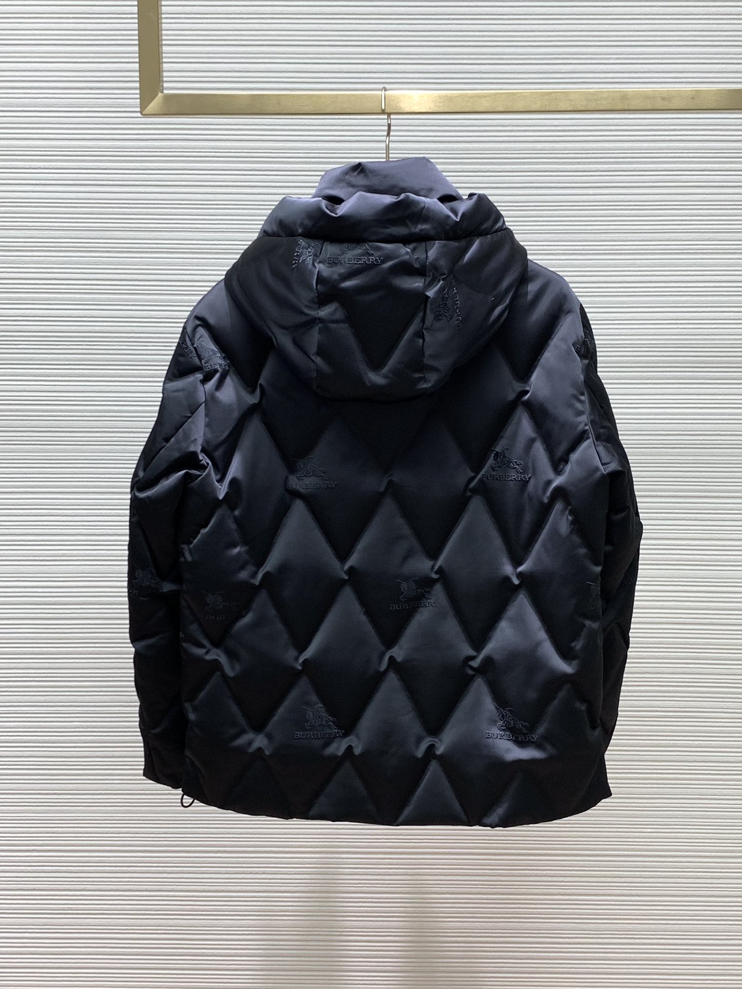 颜色黑蓝Burberry巴宝莉2024冬季最新品专柜同步有售原单狠货时尚休闲连帽羽绒服外套进口原版面料上