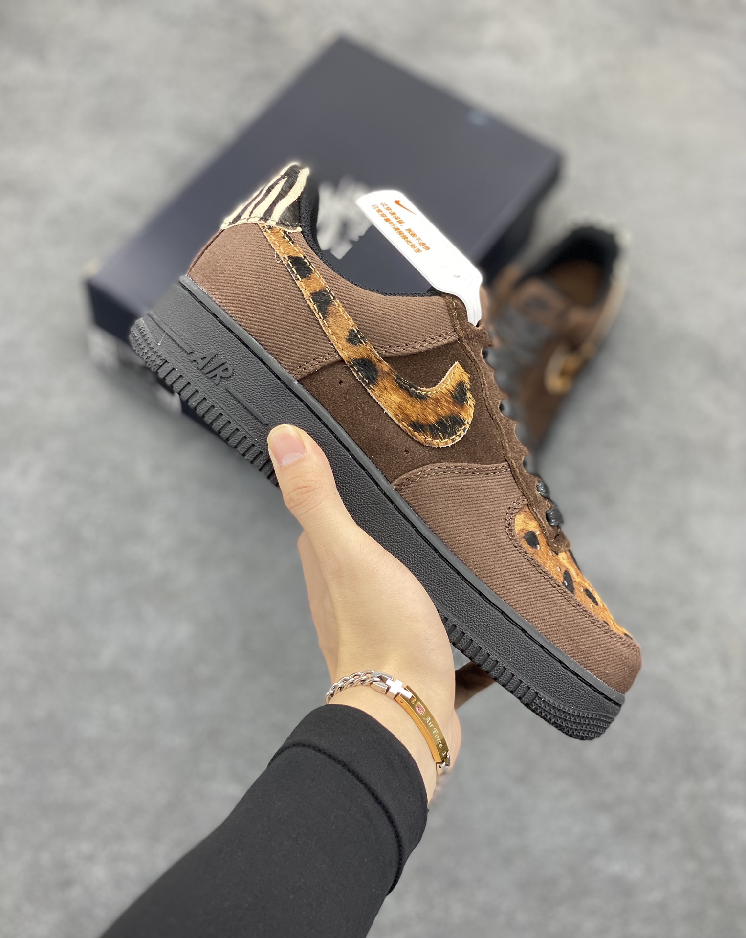 NK Air Force 1 空军一号 豹纹 原楦头原纸板 打造纯正空军版型#专注外贸渠道 全掌内置蜂窝气垫 #原盒配件 原厂中底钢印、拉帮完美 货号:HV6356-200 尺码:36 36.5 37.5 38 38.5 39 40 40.5 41 42 42.5 43 44 44.5 45-选品中心