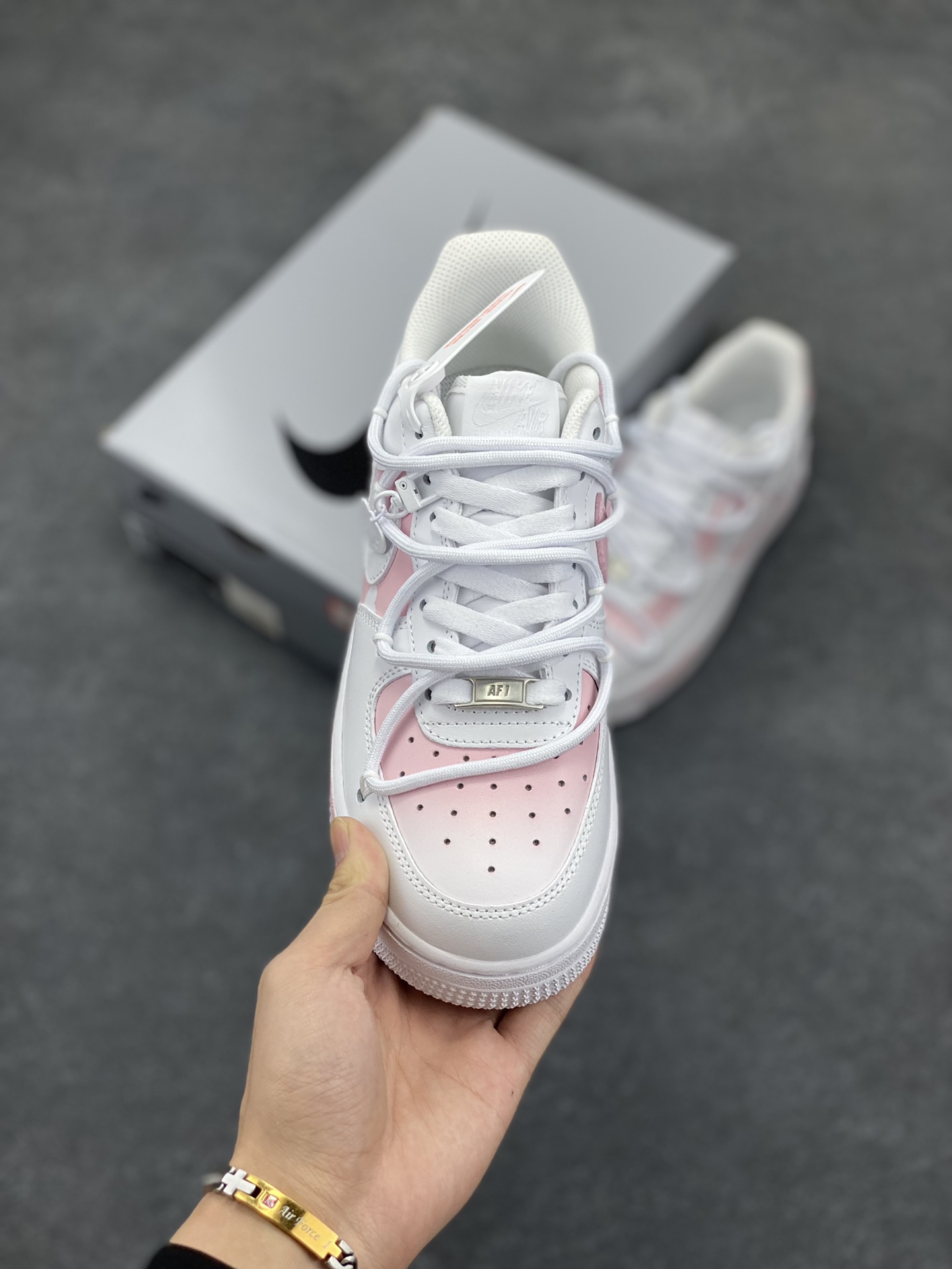 图片[2]-Nike Air Force 1 Low’07 喷绘 樱花物语 空军一号绑带低帮休闲板鞋 定制皮料 原厂3D打印 定制鞋盒 原楦原纸板 纯正空军版型 内置全掌气垫 货号：ZH0316-052 尺码：36 36.5 37.5 38 38.5 39 40 40.5 41 42 42.5 43 44 44.5 45-选品中心