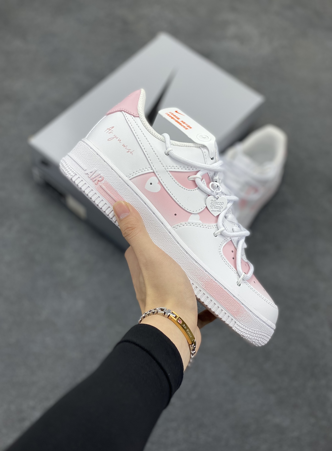 Nike Air Force 1 Low’07 喷绘 樱花物语 空军一号绑带低帮休闲板鞋 定制皮料 原厂3D打印 定制鞋盒 原楦原纸板 纯正空军版型 内置全掌气垫 货号:ZH0316-052 尺码:36 36.5 37.5 38 38.5 39 40 40.5 41 42 42.5 43 44 44.5 45-选品中心