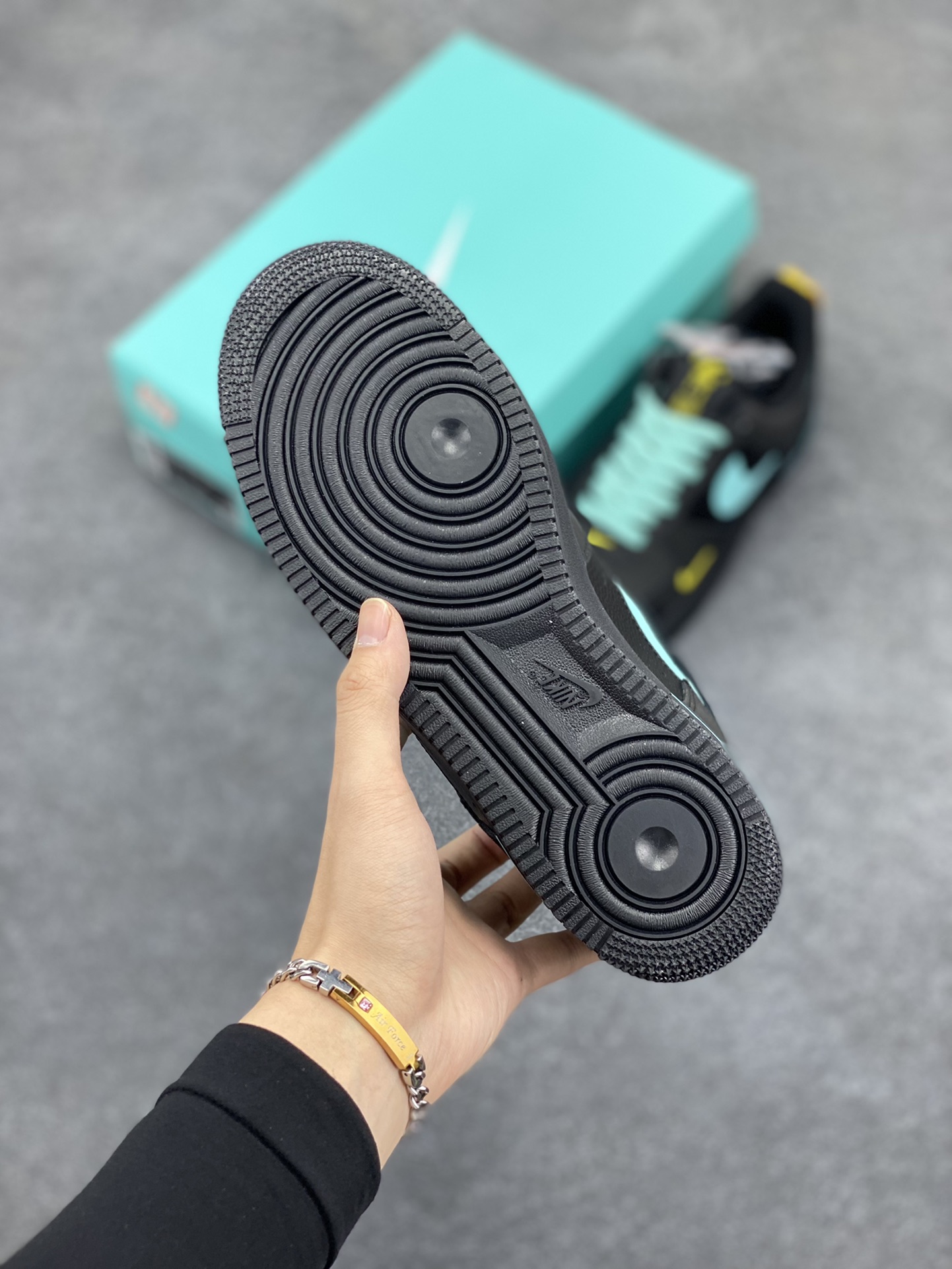 图片[5]-海外限定发售  Nike Air Force 1 Premium 蒂夫尼 配色 空军一号中帮休闲板鞋 定制皮料 3M反光 原楦头原纸板 纯正版型 内置全掌气垫 货号：DV6809-181 尺码：36 36.5 37.5 38 38.5 39 40 40.5 41 42 42.5 43 44 44.5 45-选品中心